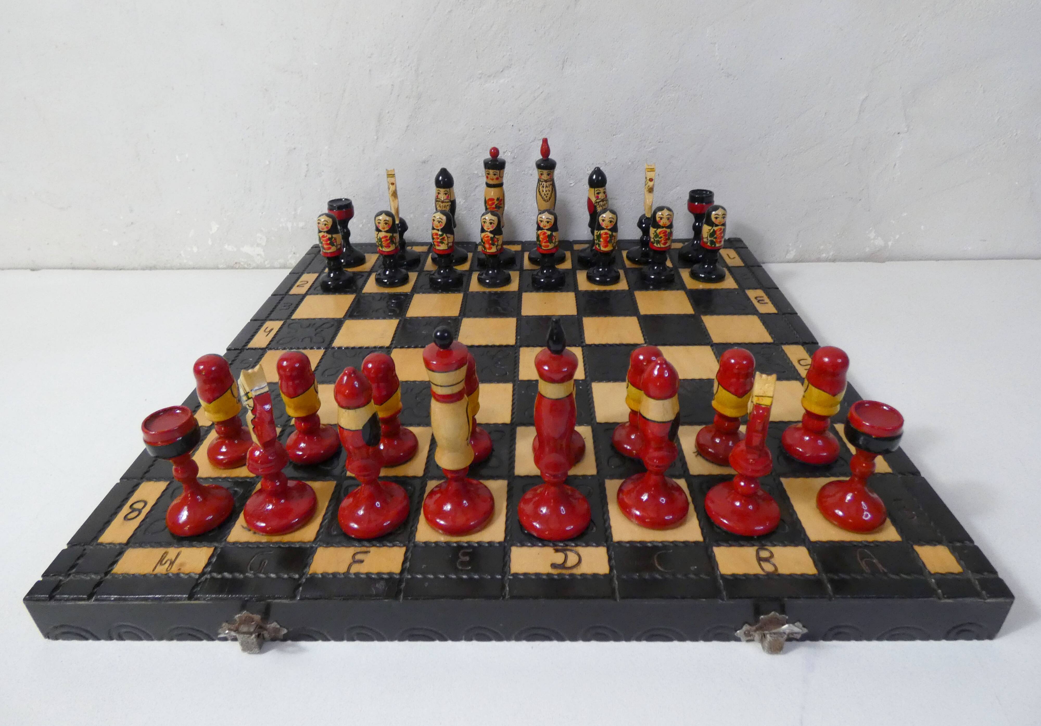 Khokhloma chess game