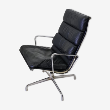 EA 215 soft pad lounge chair by Ray and Charles Eames for Herman Miller, USA 1960s