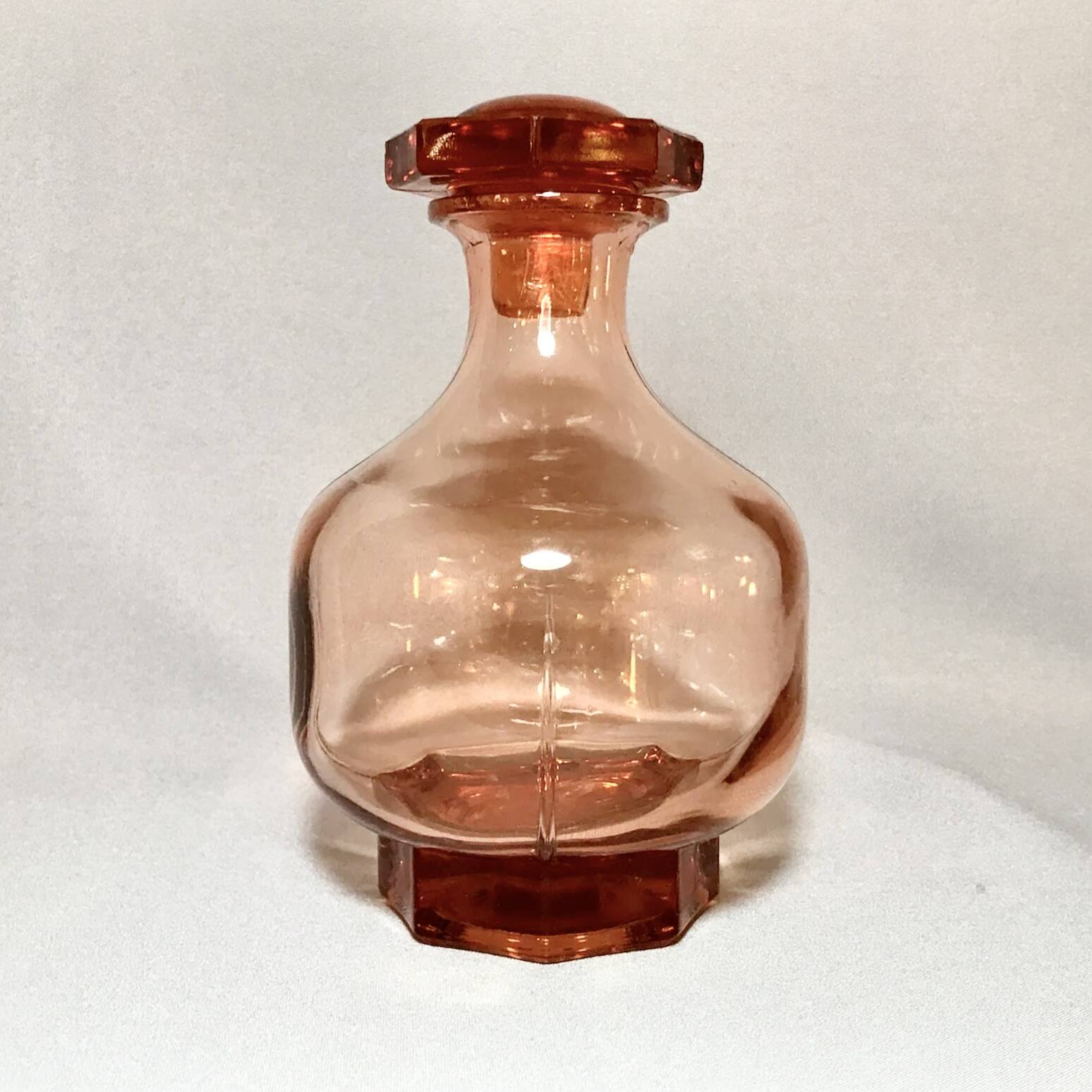 Carafe en verre rosaline Art Déco avec bouchon carafe verre rose octogonal