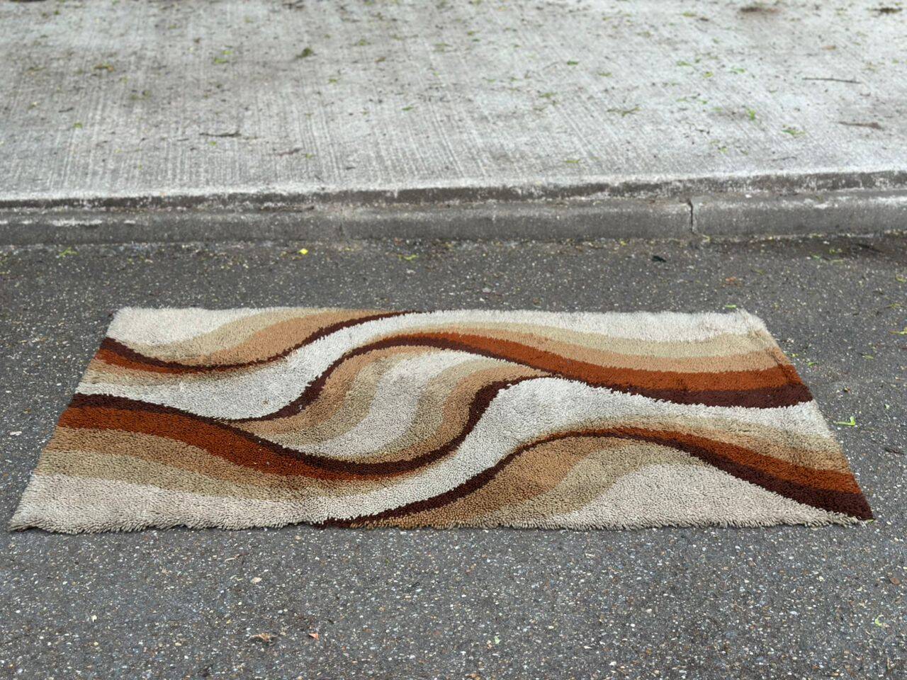Vintage bedside or hallway rug Veneta - Netherlands 1970s