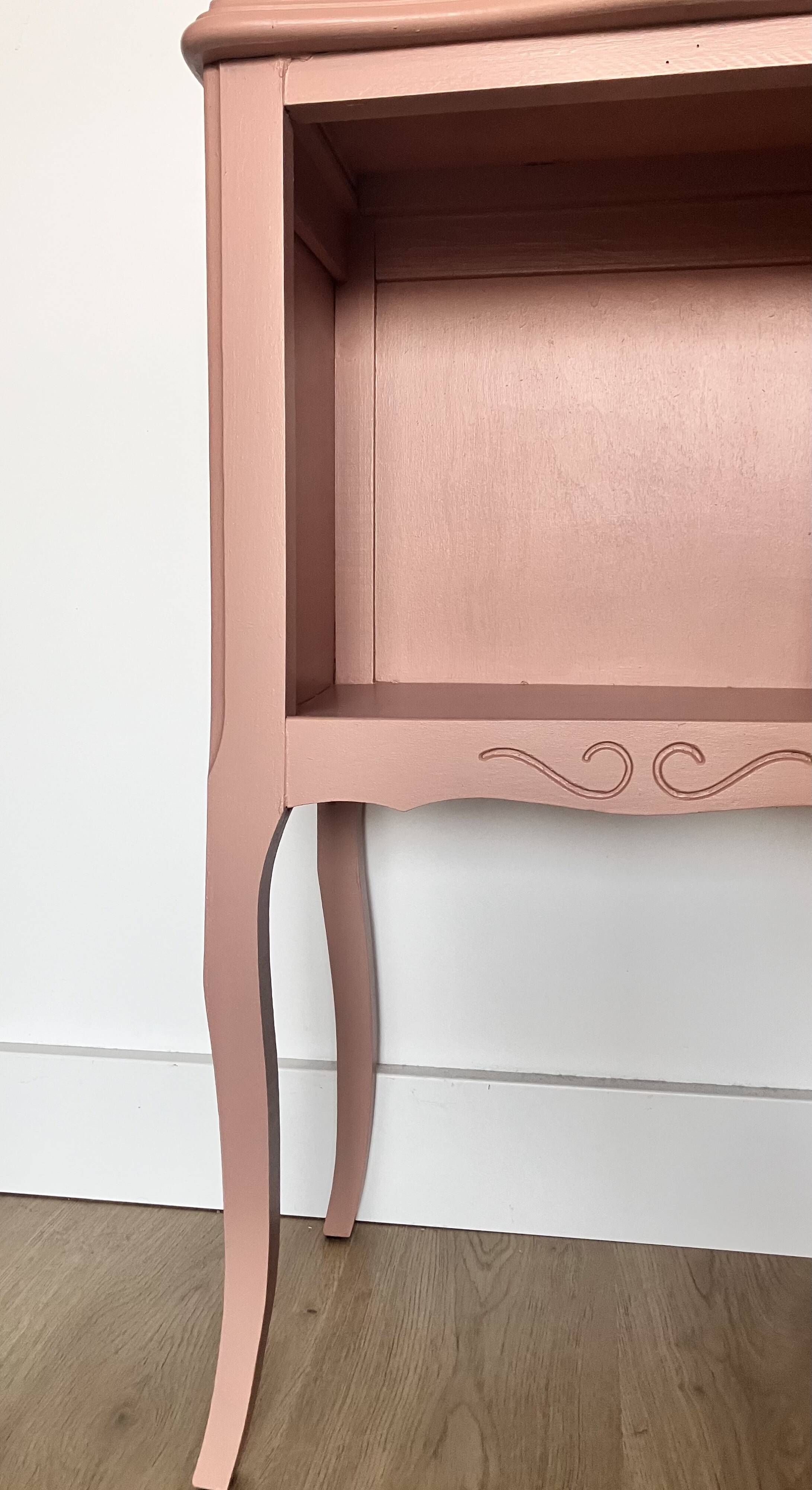 Paire de chevets bois rose
