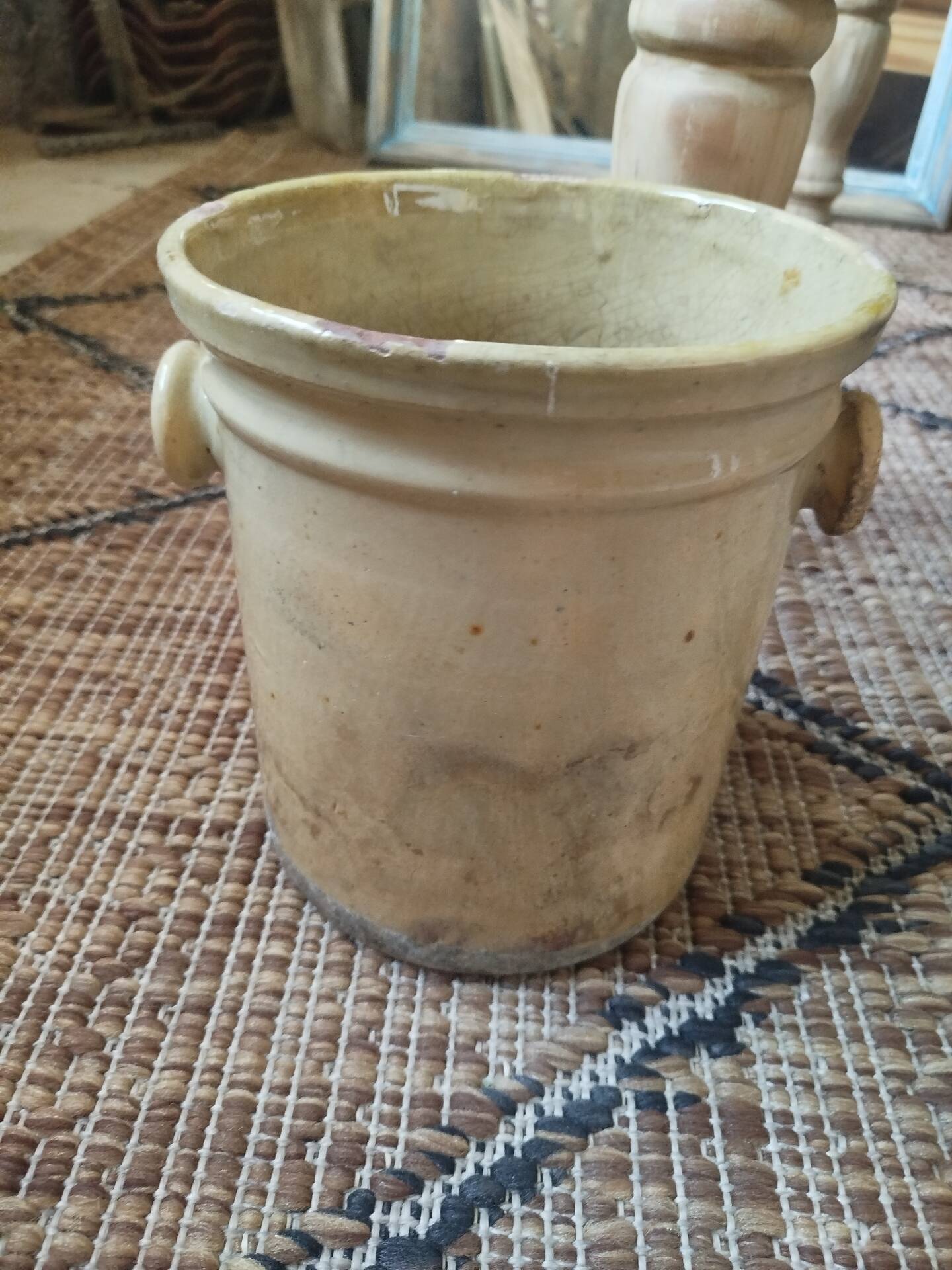 Pot to confit in earth