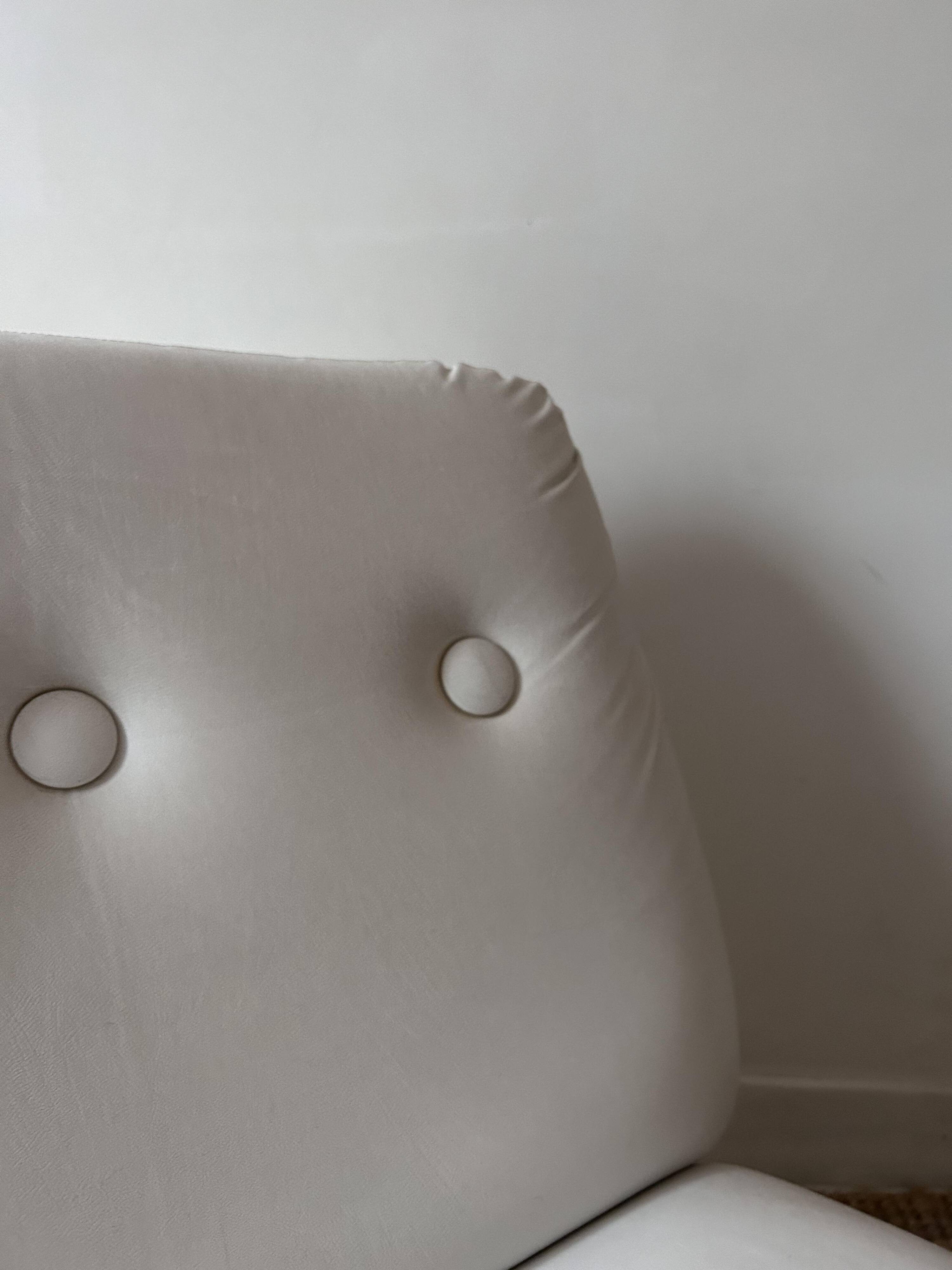 Vintage white armchair, France 1970
