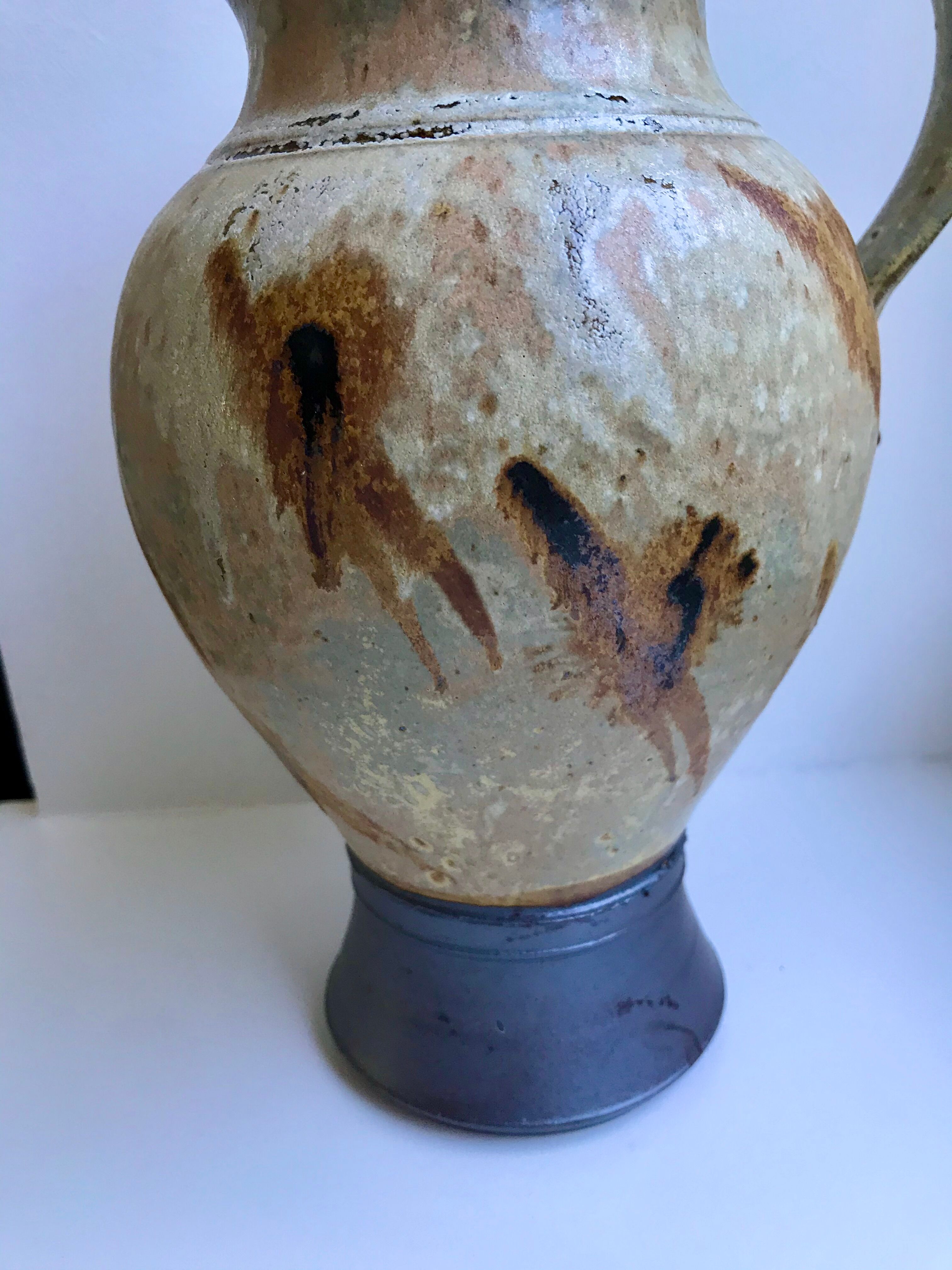 Pichet / broc en céramique / poterie émaillé années 60-70 signé