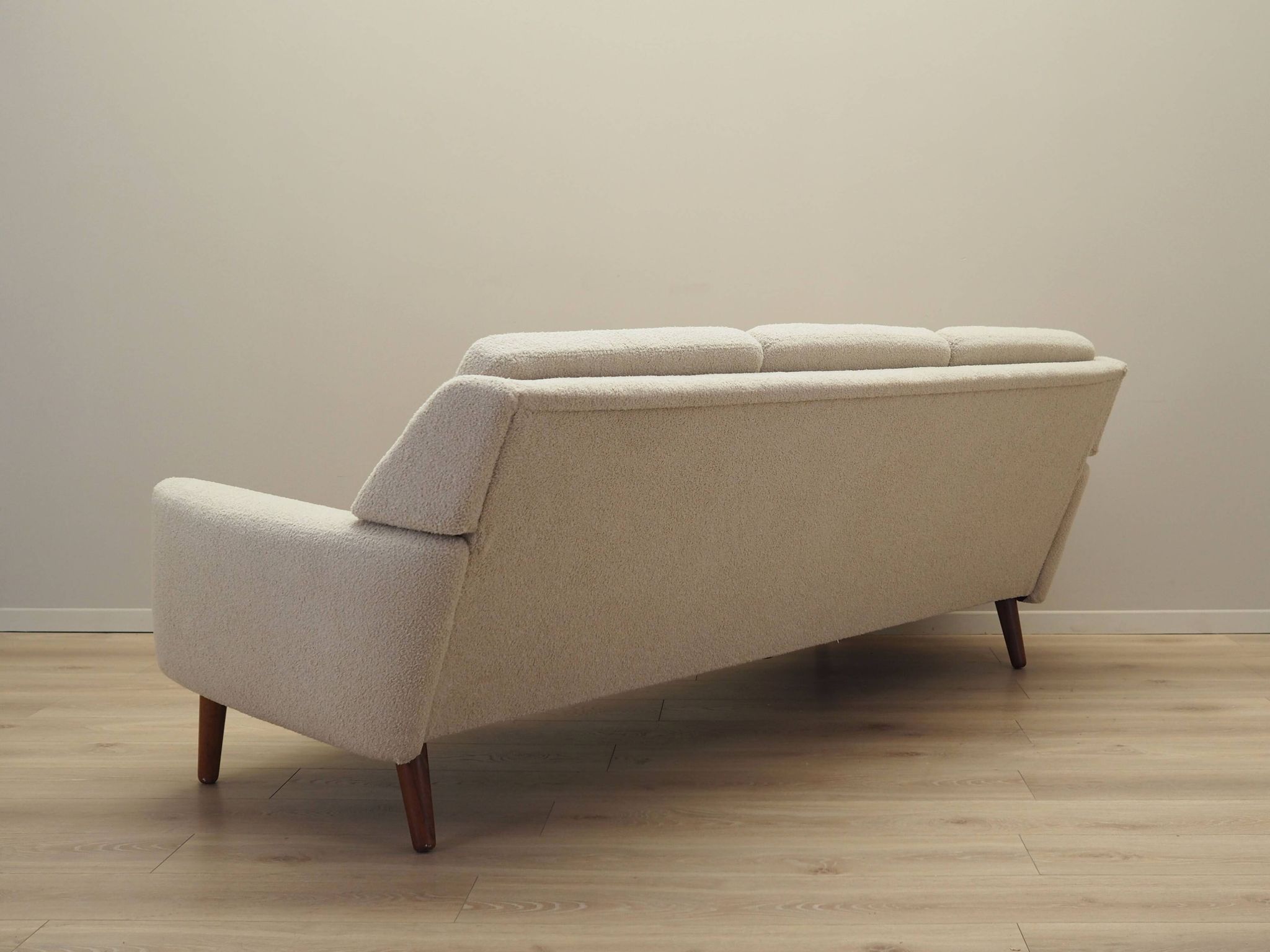 Canapé crème, design danois, années 1970, production : Danemark