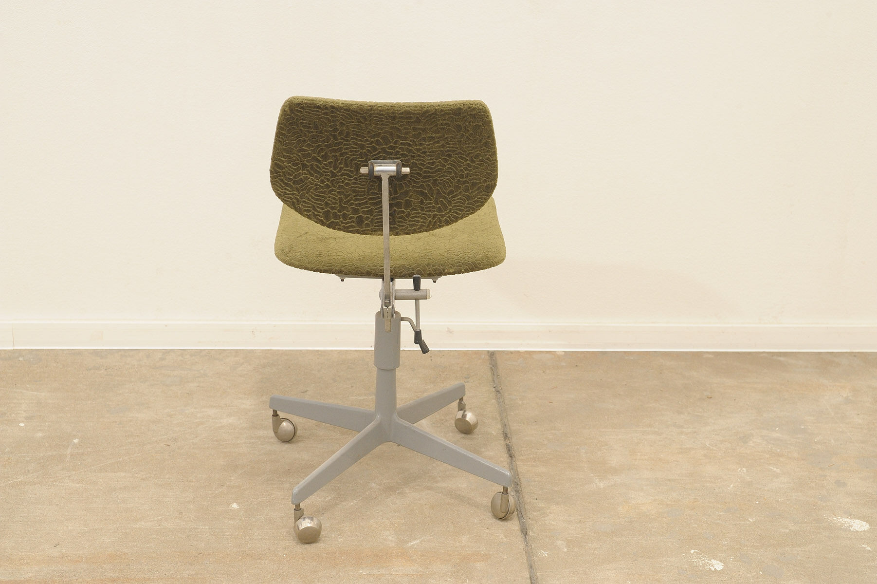 Midcentury swivel desk chair by Kovona 1950s