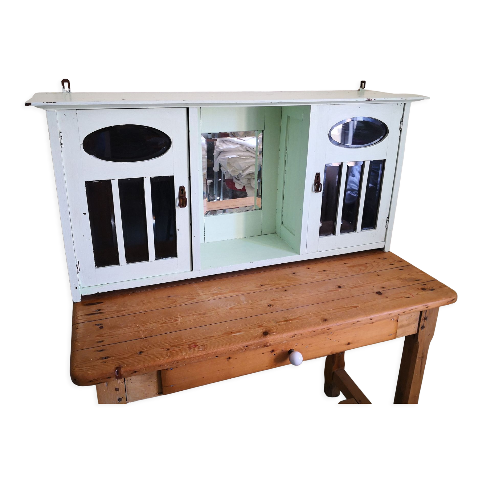 VItrine to be suspended