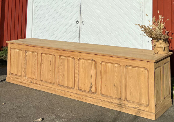 Grand comptoir ancien - meuble de métiers en bois massif brut