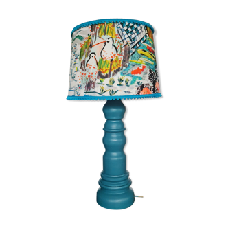 Lampe à poser pied réalisé par ébéniste bois couleur bleu canard abbat jour tissus créateur