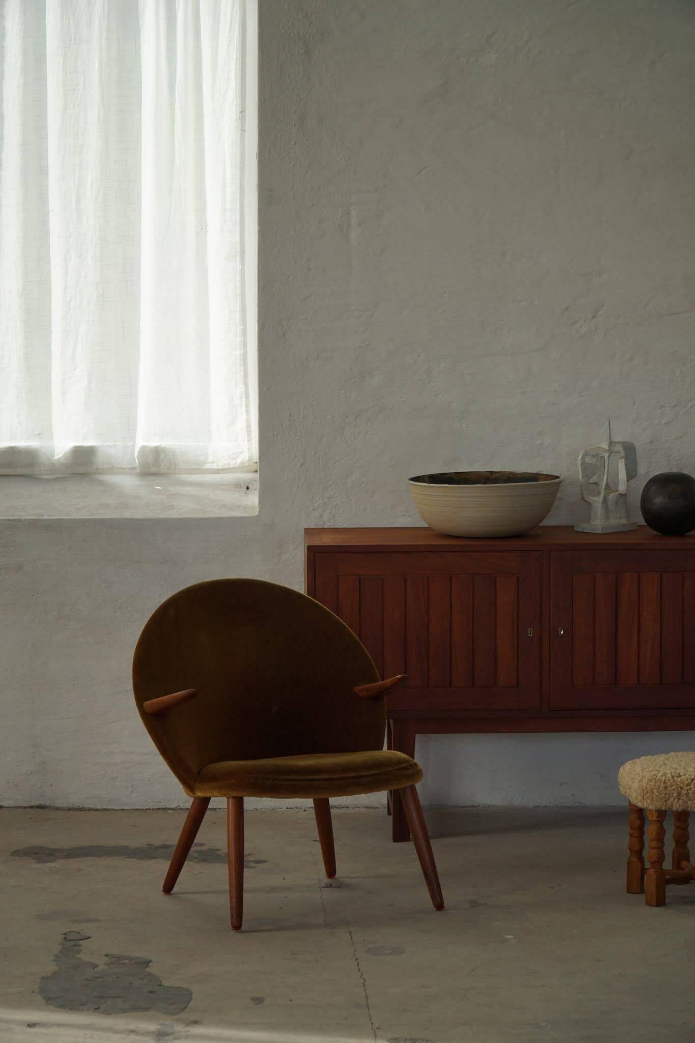 Large modern Scandinavian ceramic bowl from the mid-century by Nils Kähler, Denmark, 1979.