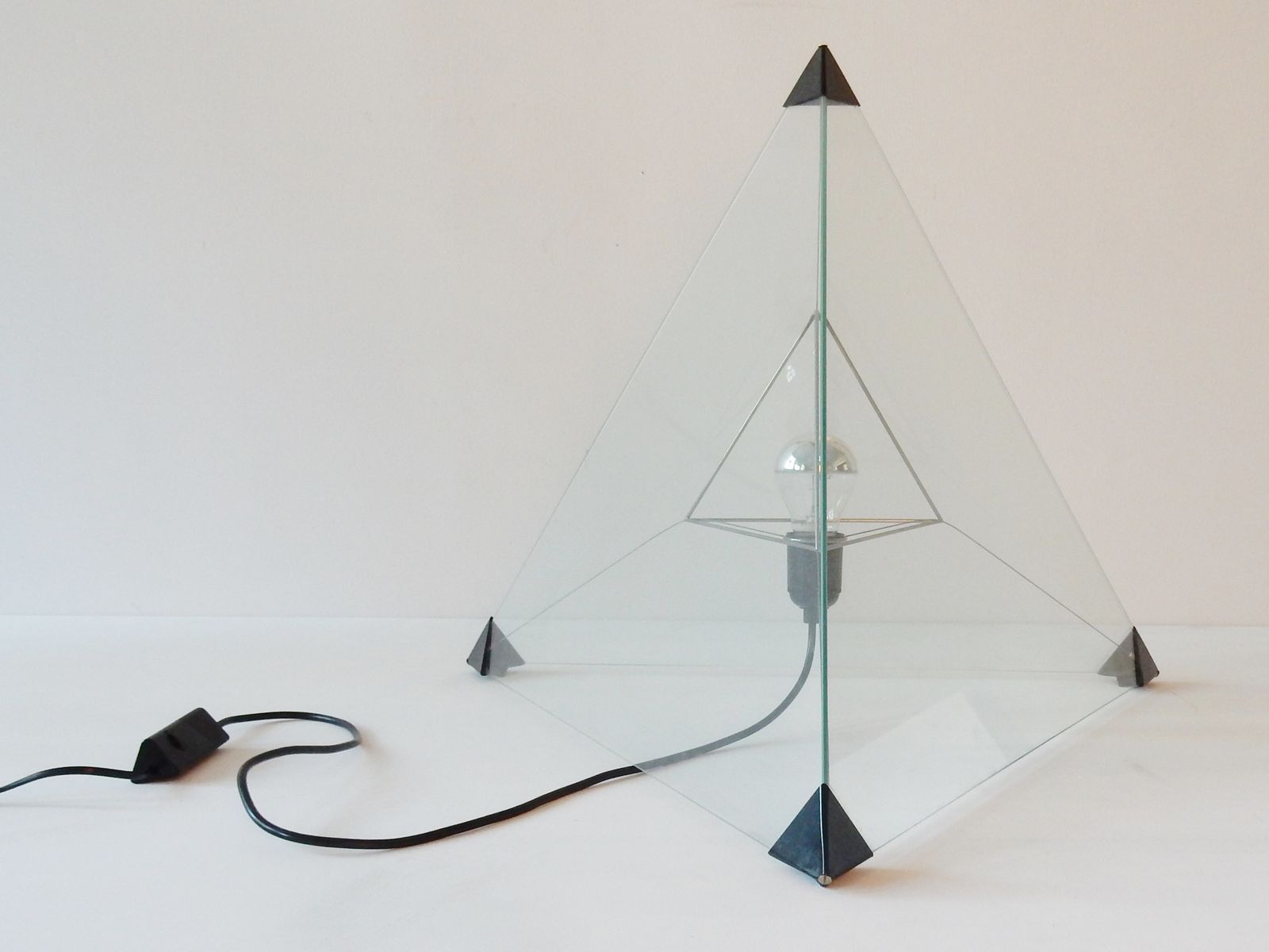 Vintage Tetrahedron table lamp by Frans van Nieuwenborg - Martijn Wegman for Indoor