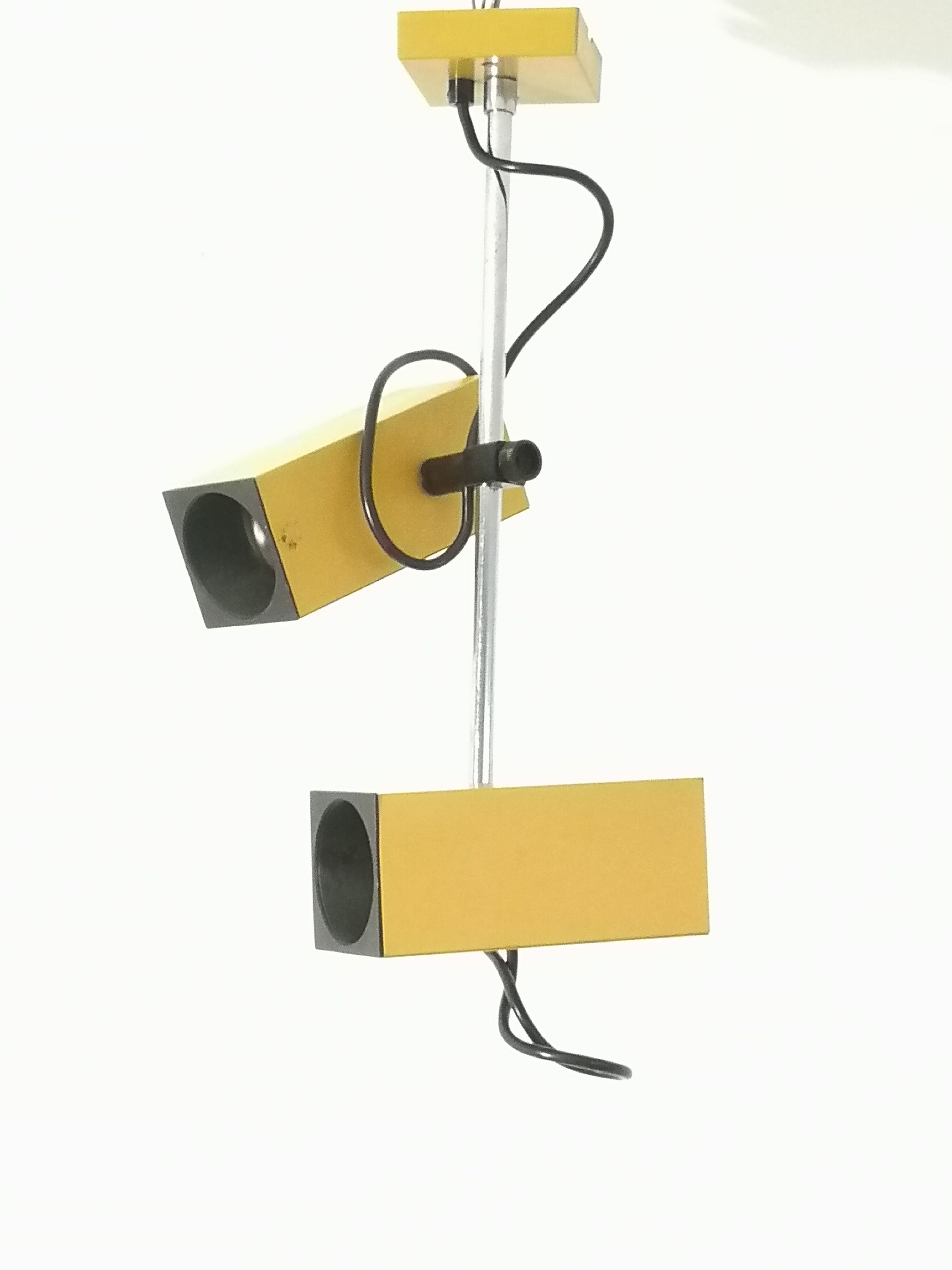 Yellow spot suspension