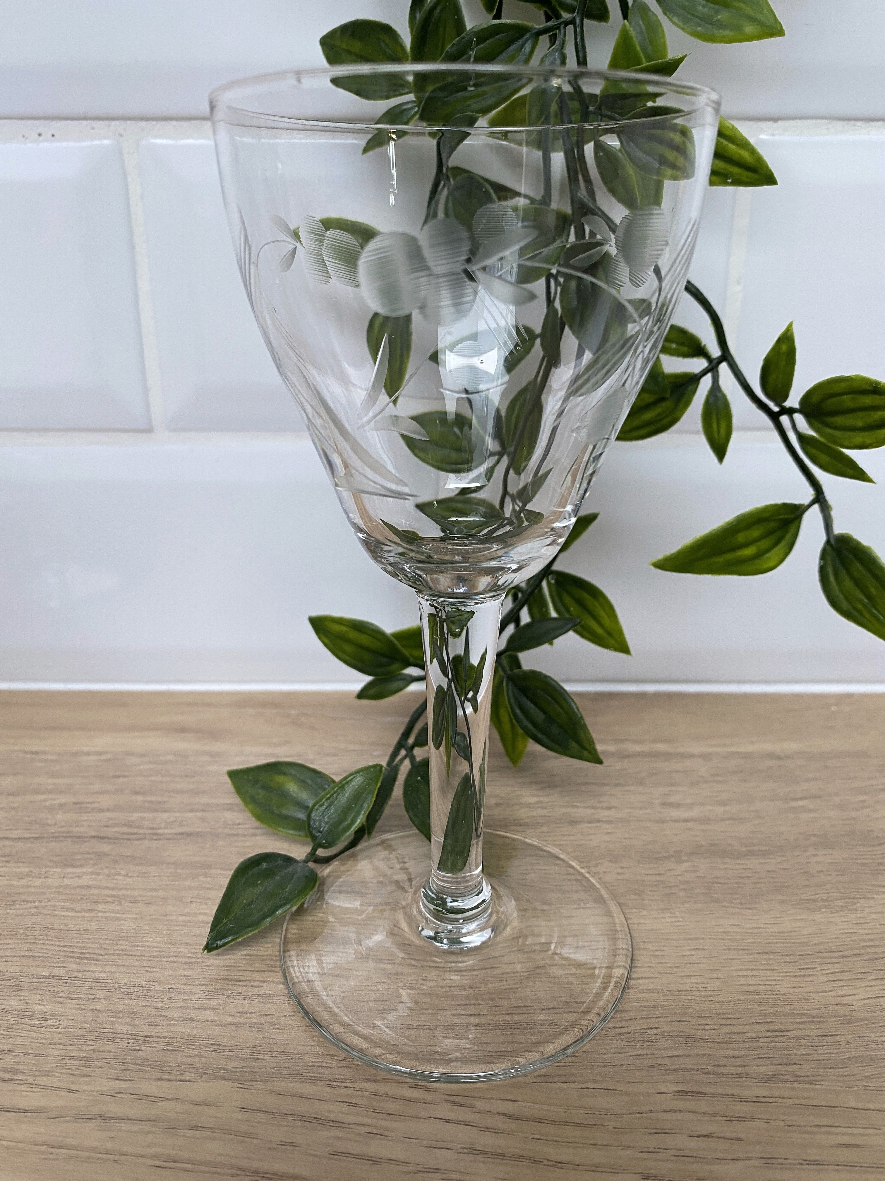 Set of 6 engraved wine glasses