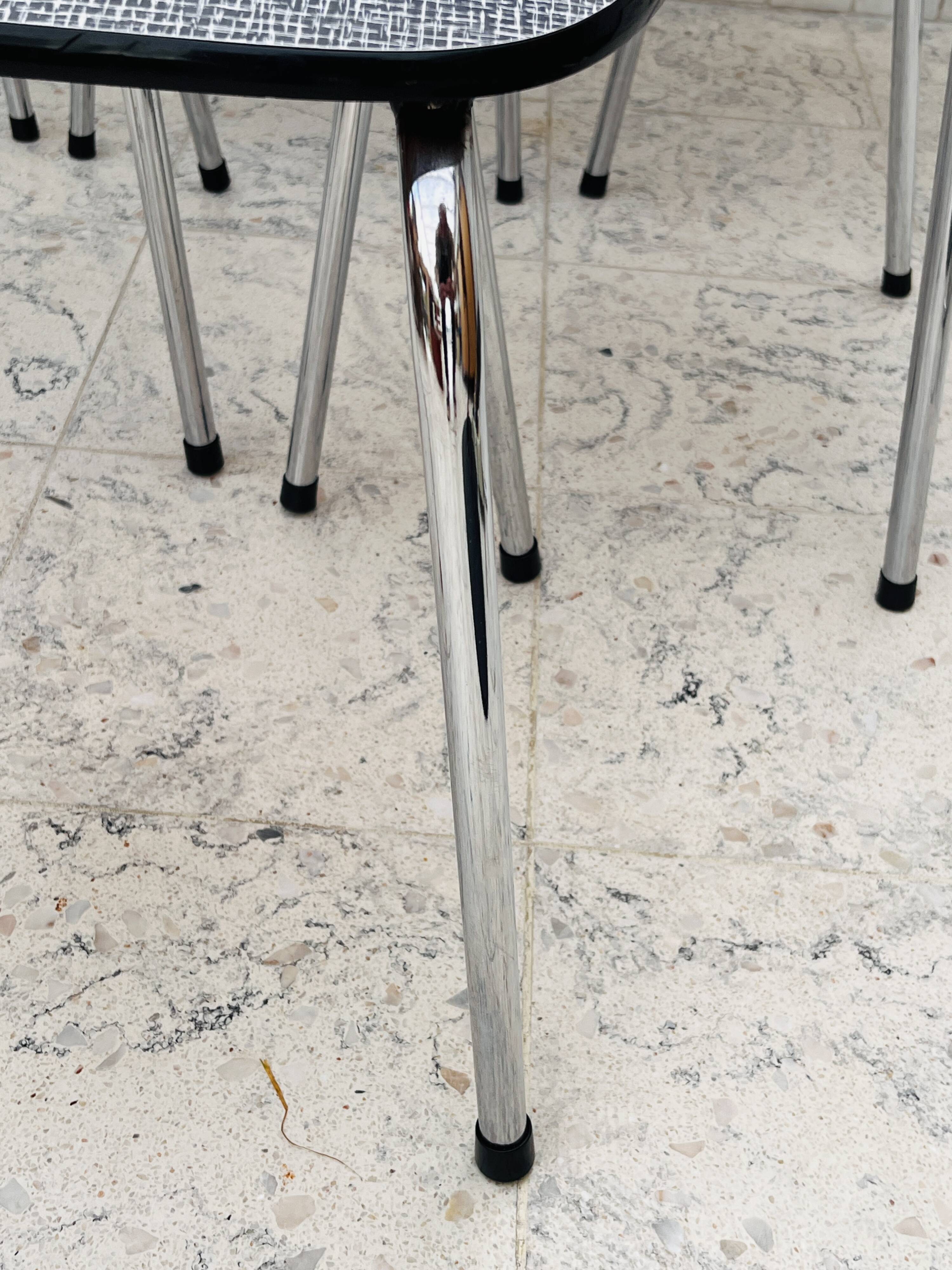 Set of 6 Formica chairs