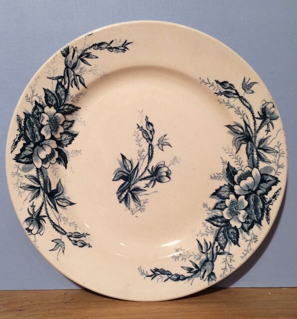 Suite of 12 land of iron plates