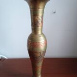 Vase indien laiton ciselé dorures colorées