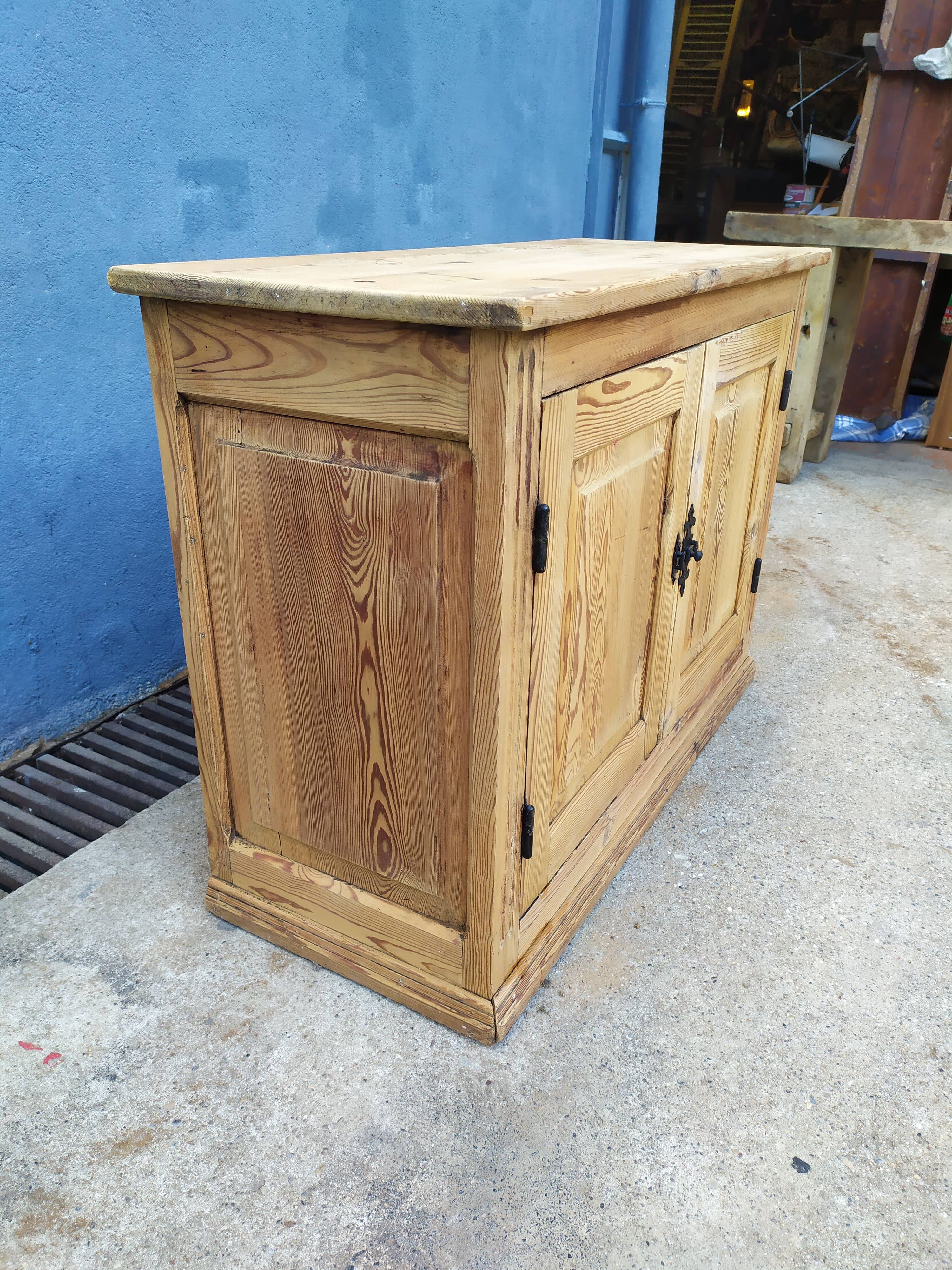 Buffet stripped fir