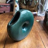 Cracked snail vase