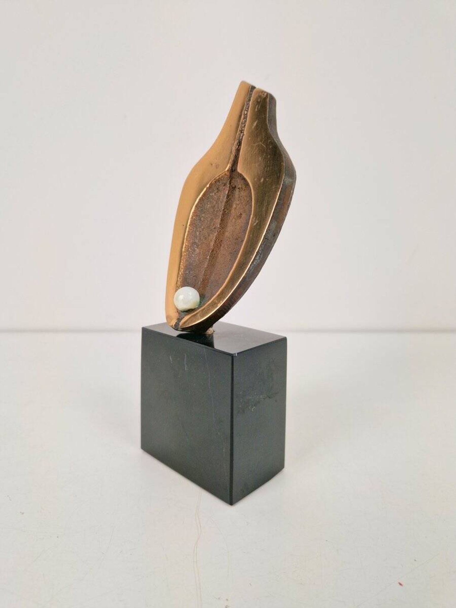 Sculpture en bronze sur socle en pierre par Willy Ceysens, 1970