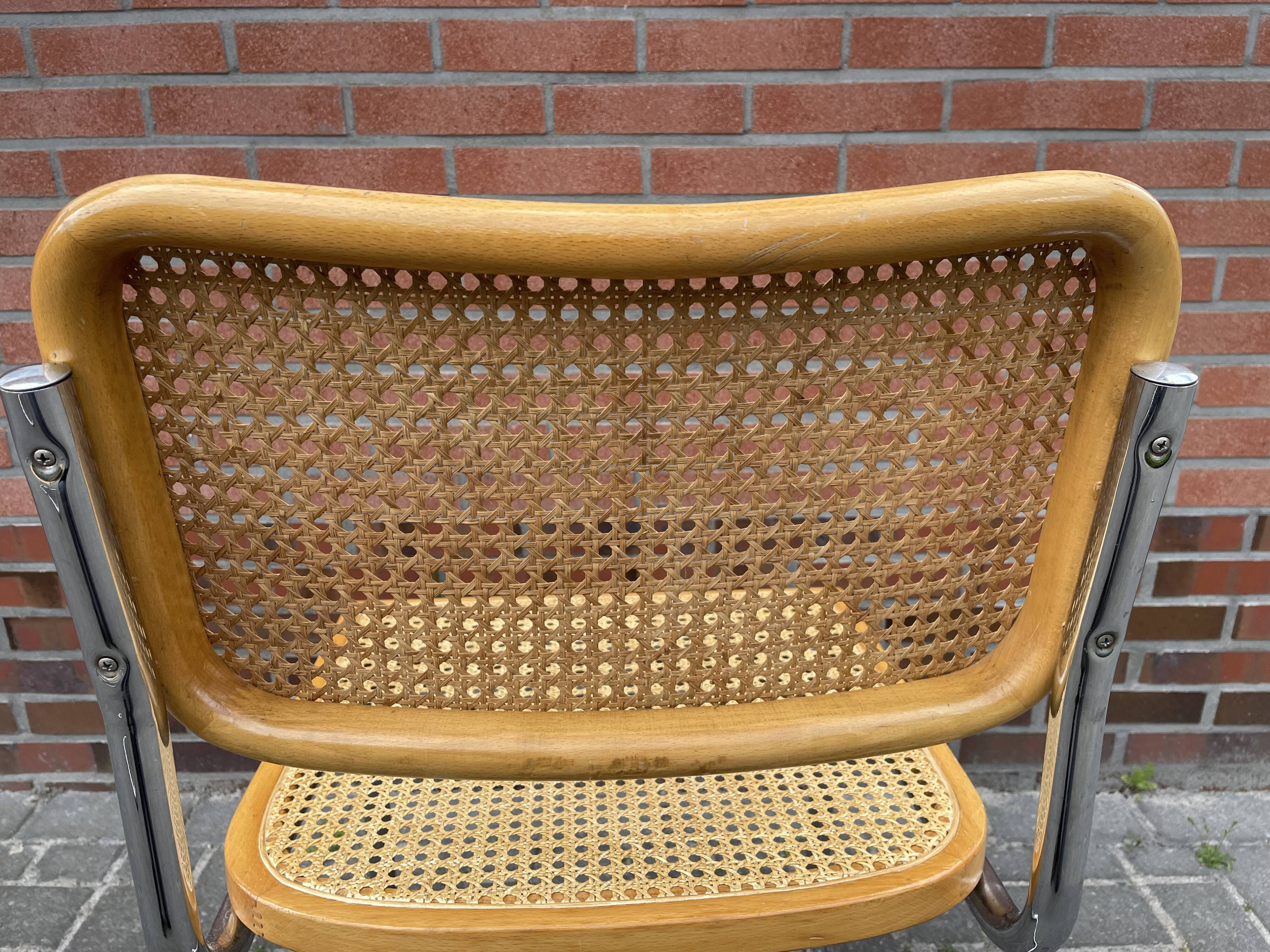 Ensemble de 4 Chaises vintage modèle Cesca B32 en chrome et bois