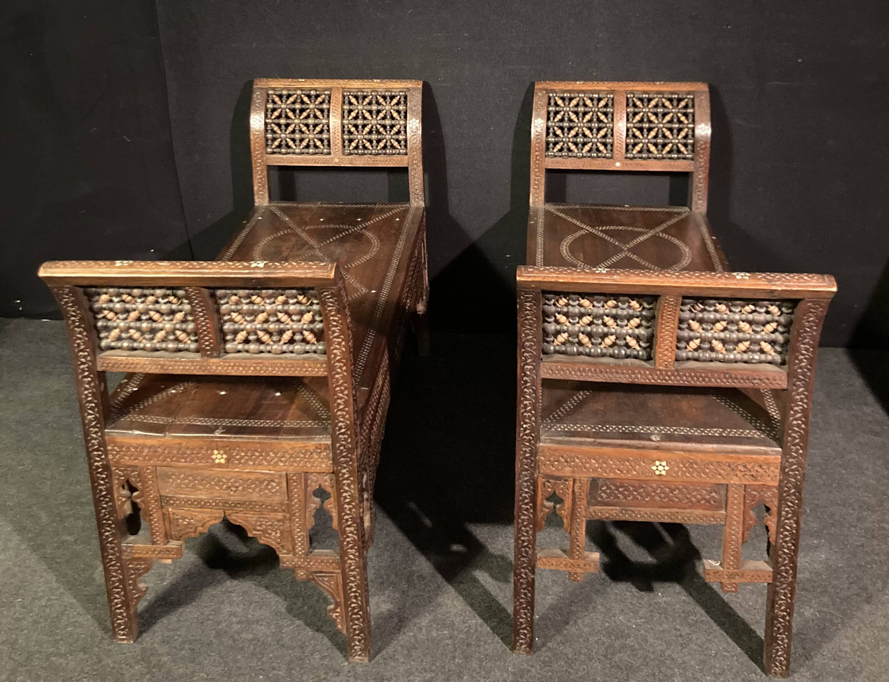 Paire de banquettes Syriennes