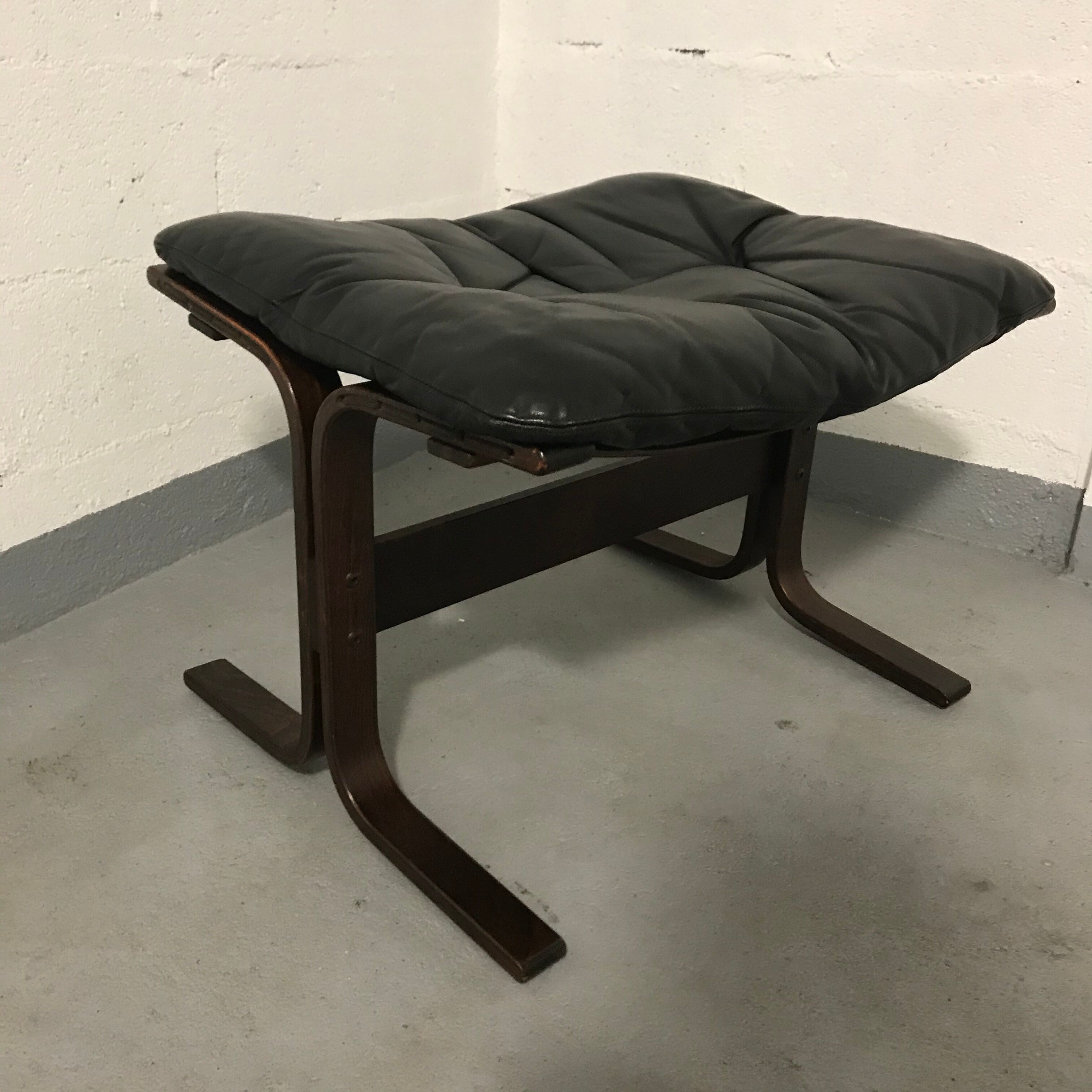 Ottoman "Siesta" by Ingmar Relling