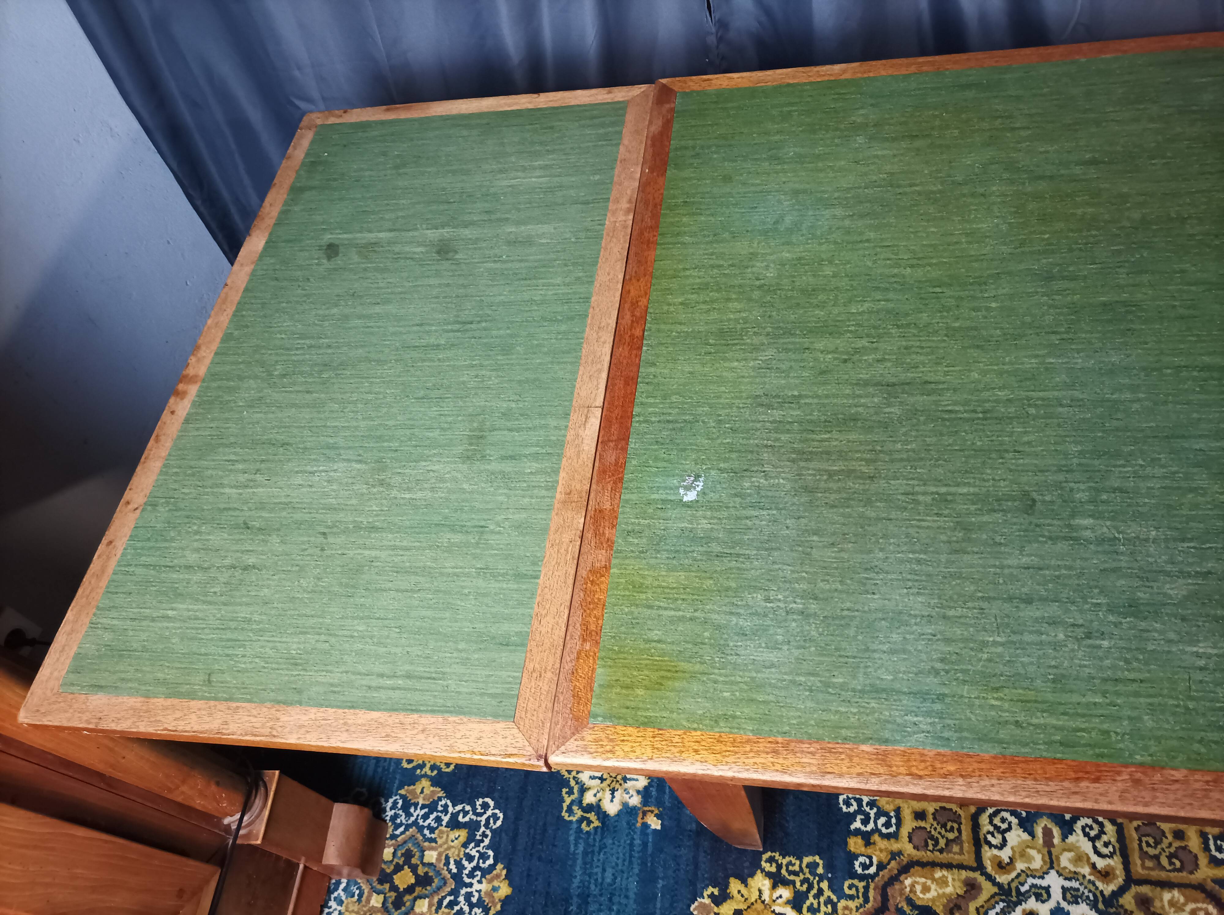 Vintage oak extendable table