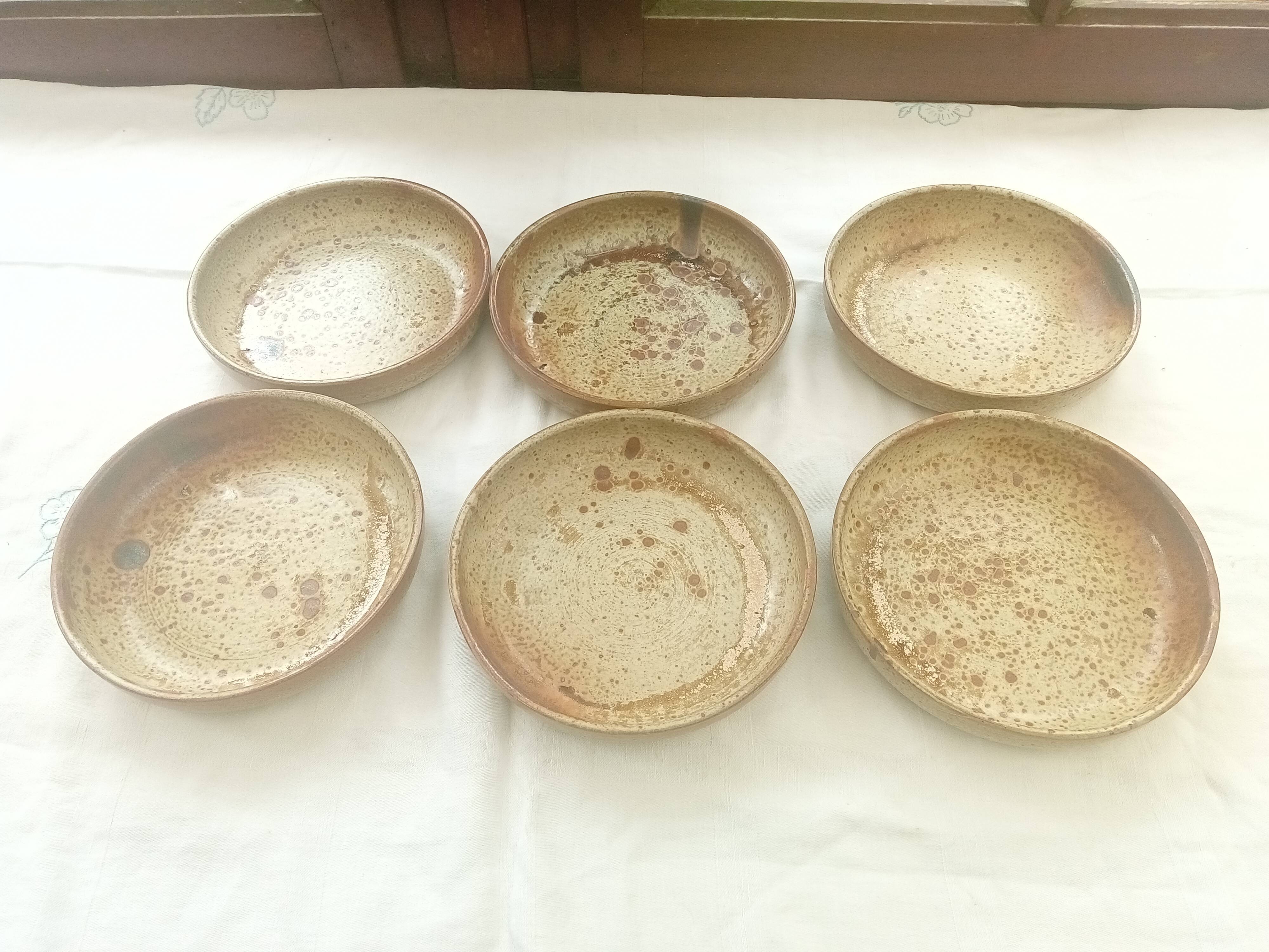 6 hollow sandstone plates