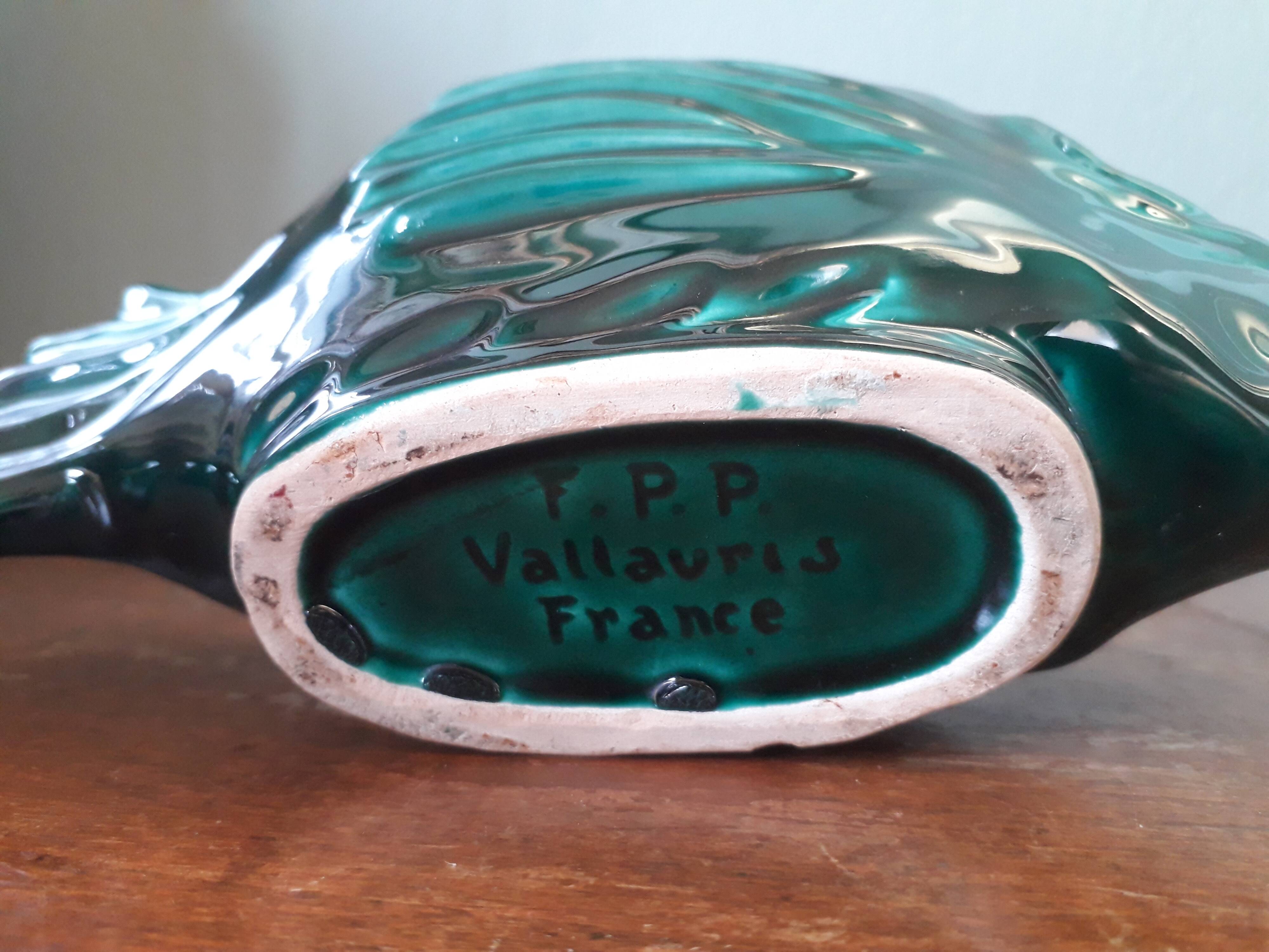 Empty Vallauris pocket in the shape of a fish