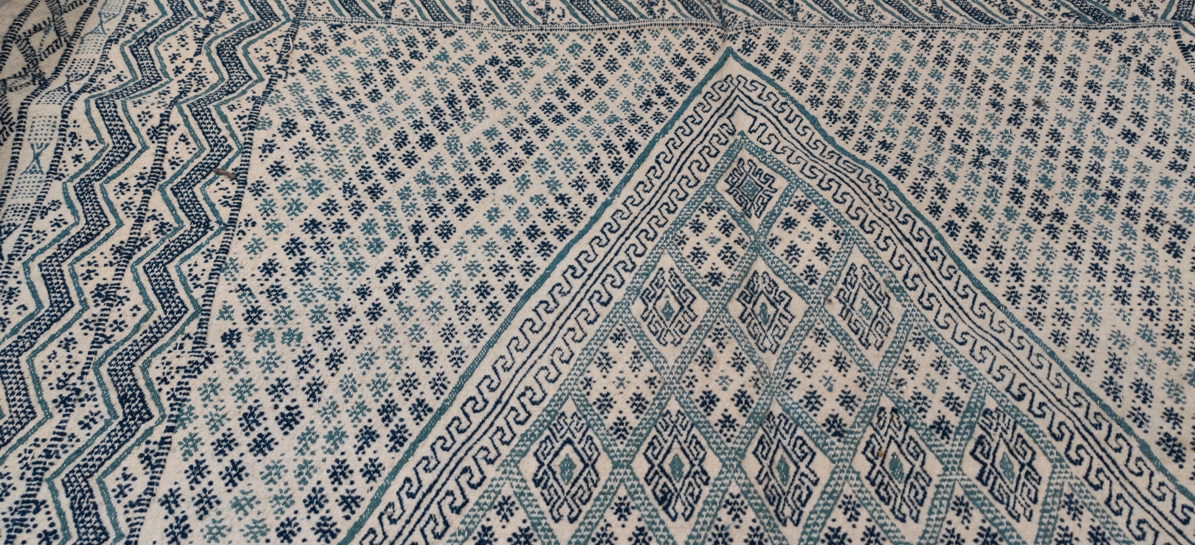 Traditional white and blue margoum carpet woven hands in pure wool