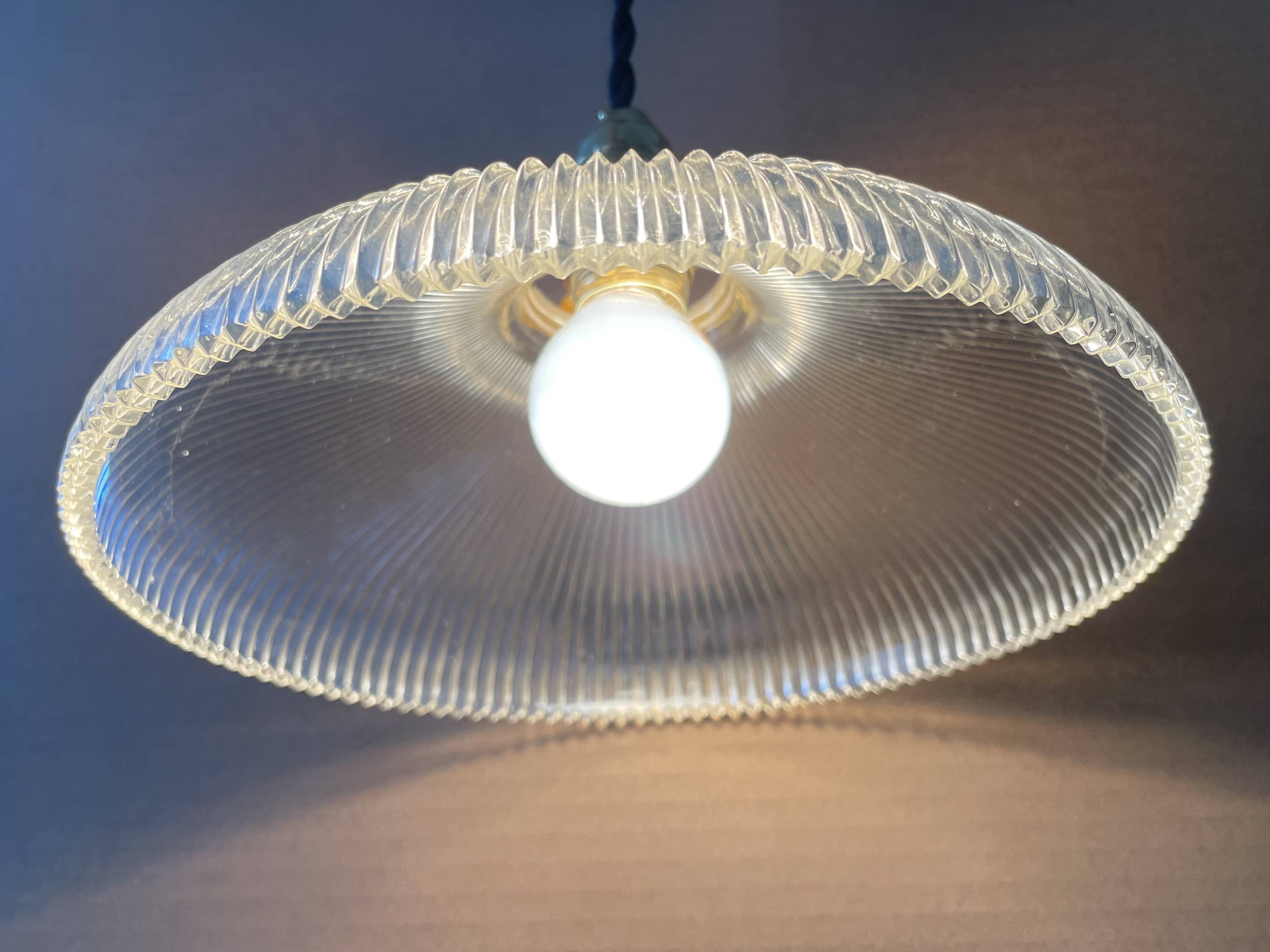 Old holophane suspension