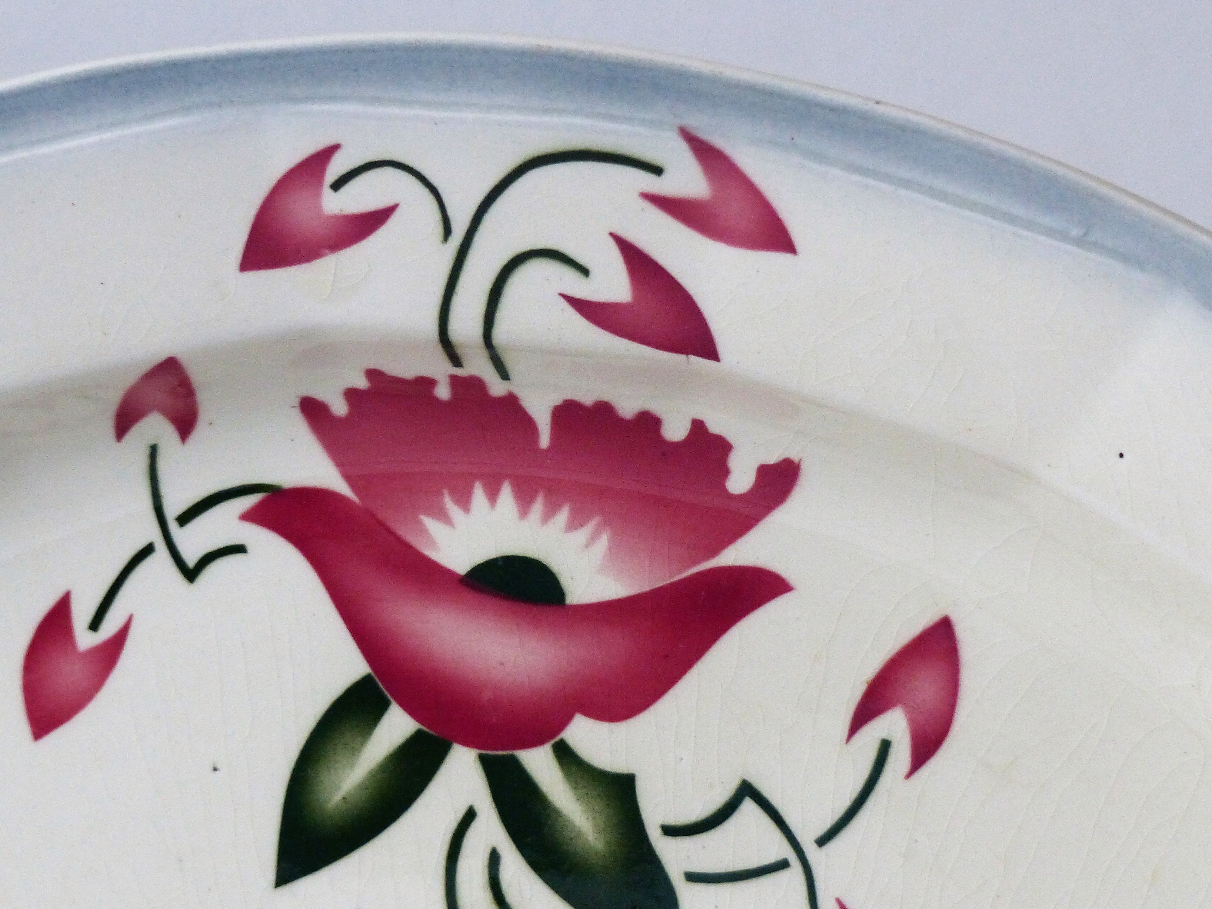Serving dish in opaque porcelain