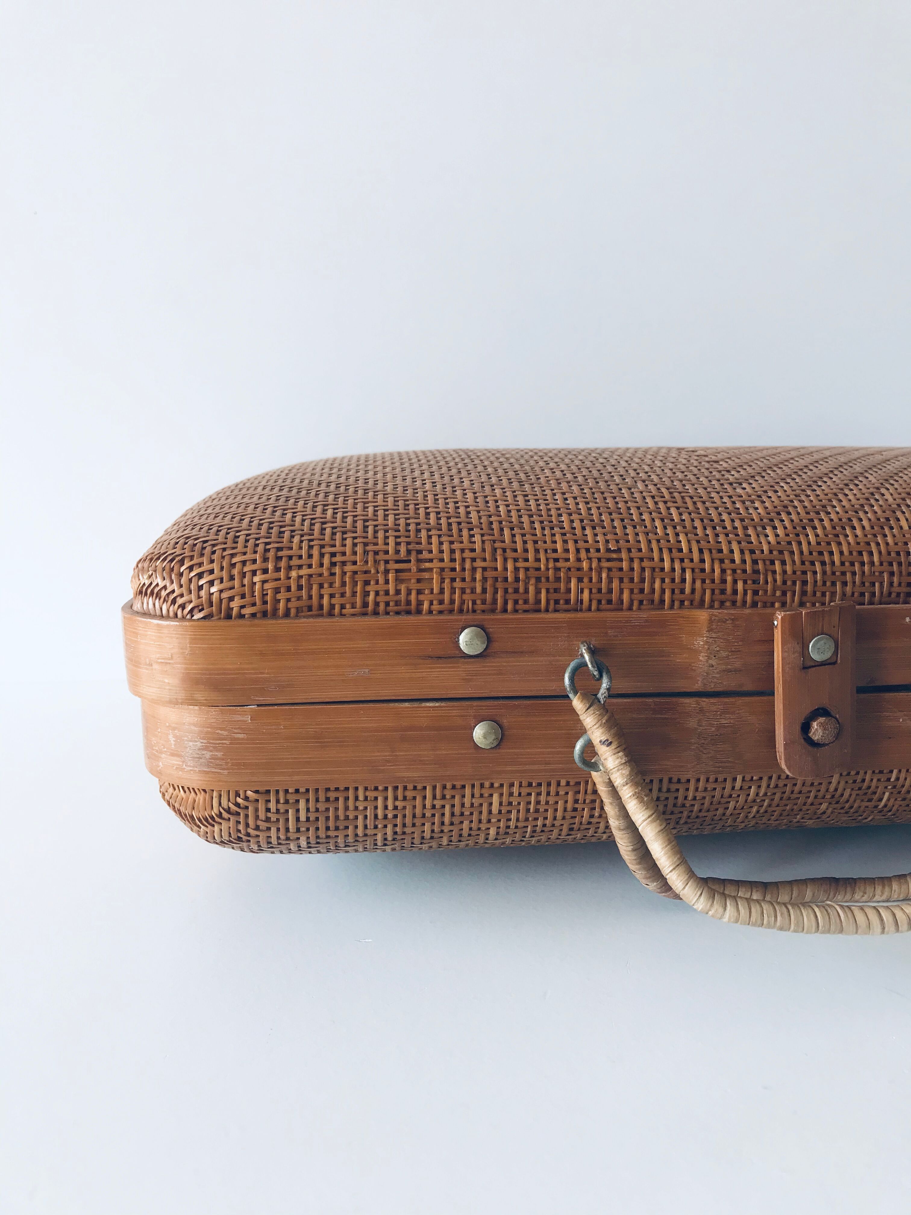 Vintage rattan valisette
