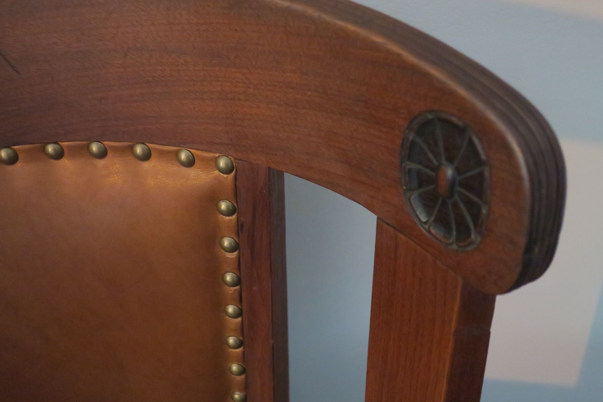 Chaise de bureau rotative nautique antique en teck, fer et cuir