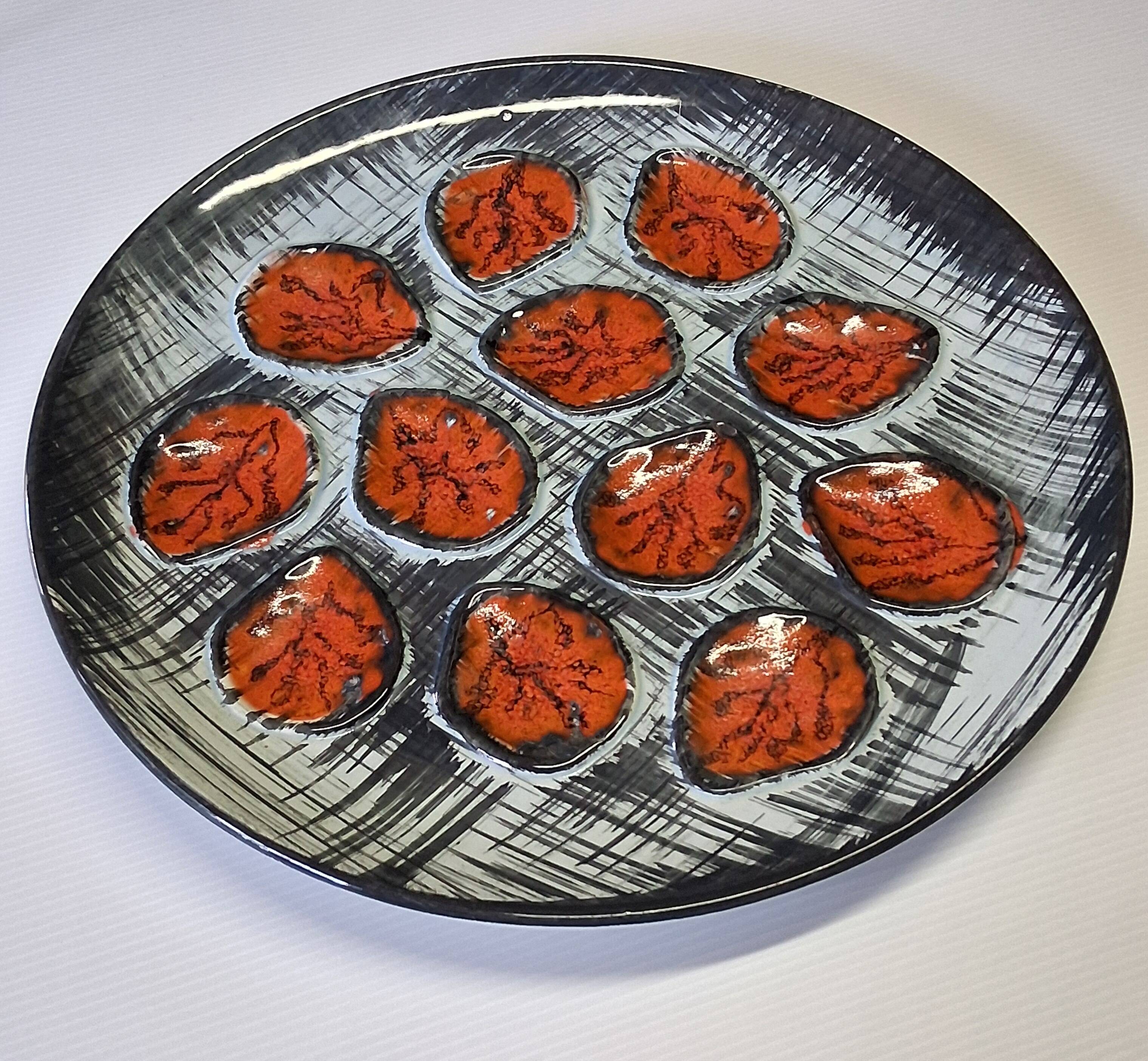Very nice oyster dish from "mbfa pornic" in very good condition.