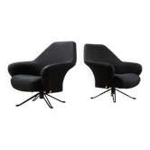 Osvaldo Borsani Pair of P32 Lounge Chairs for Tecno Italy 1956