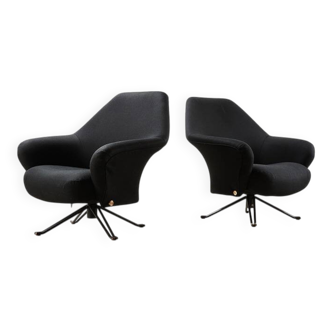 Osvaldo Borsani Pair of P32 Lounge Chairs for Tecno Italy 1956