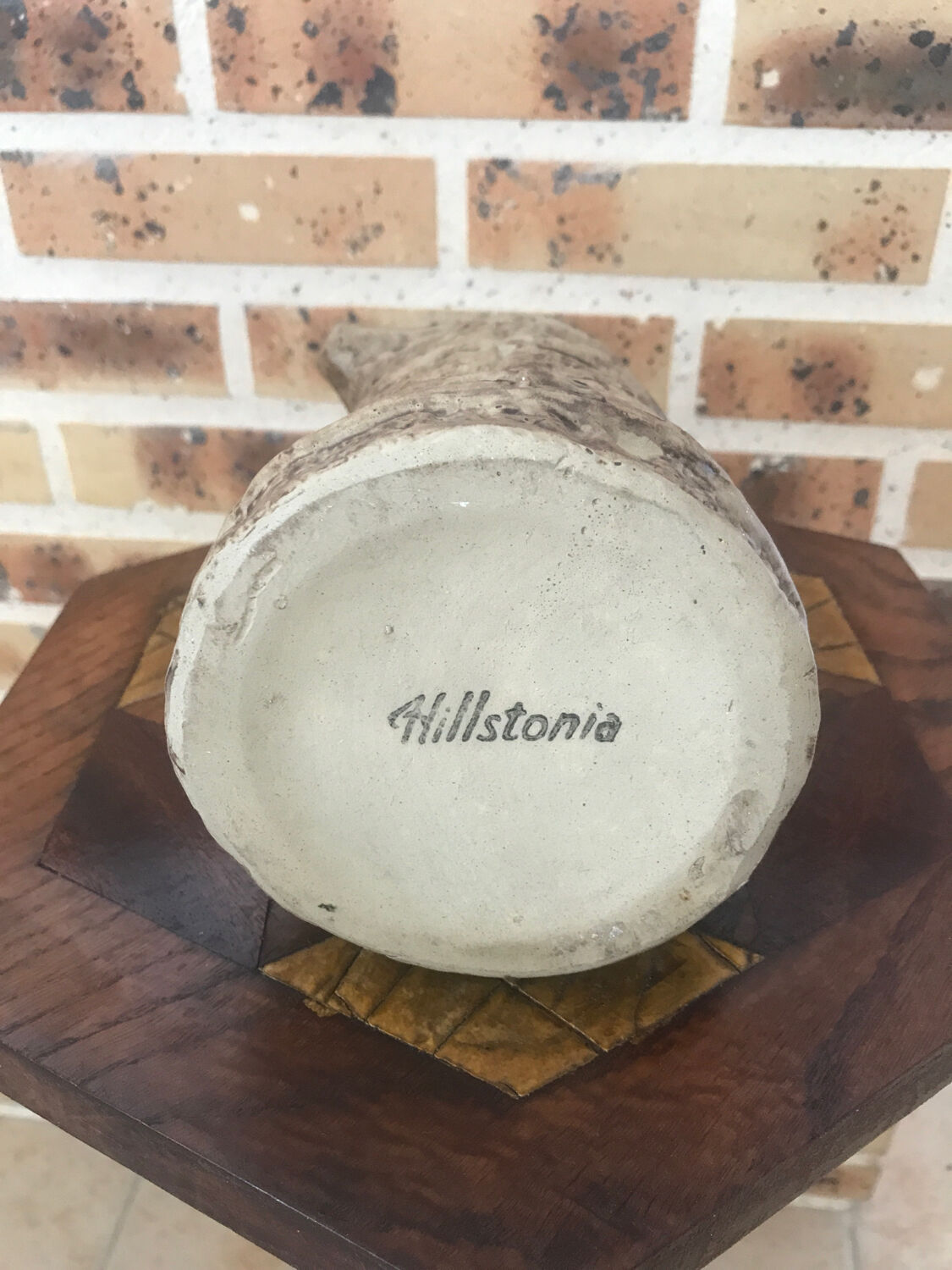 Pichet poterie médiévale hillstonia