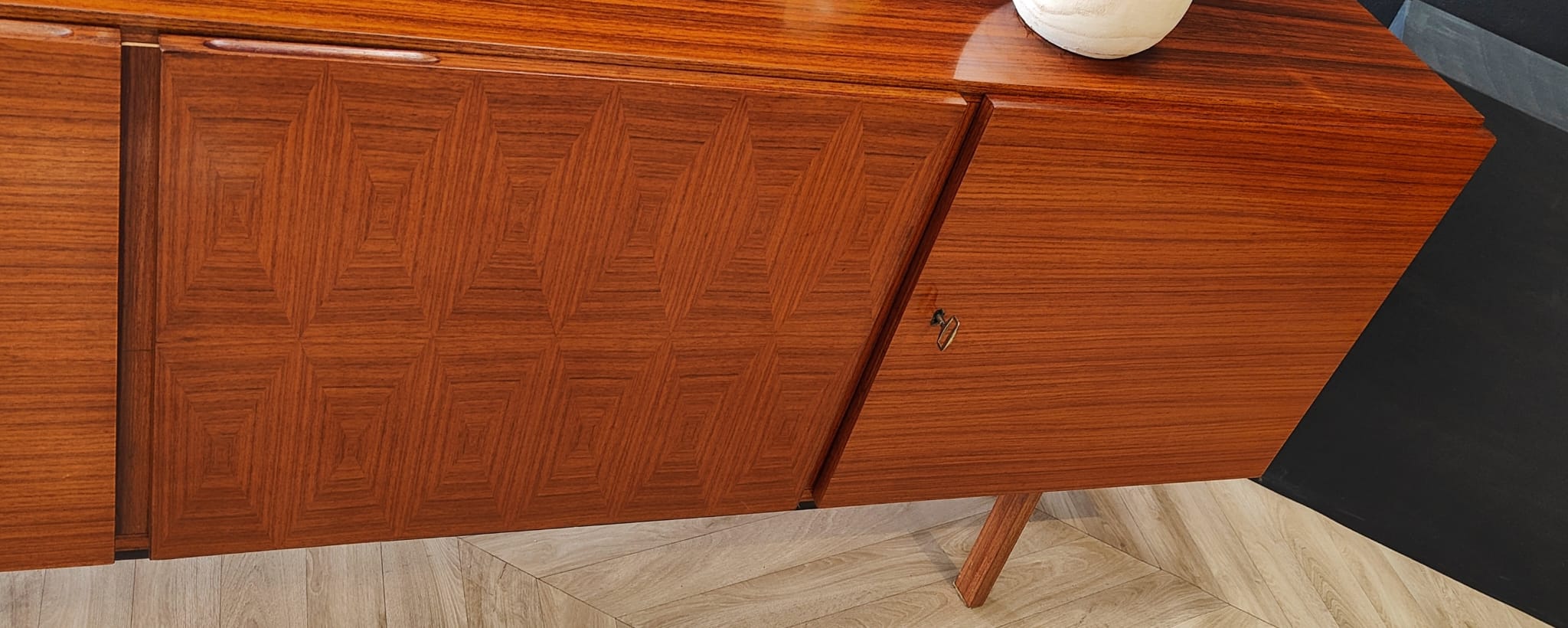 Enfilade Mid Century