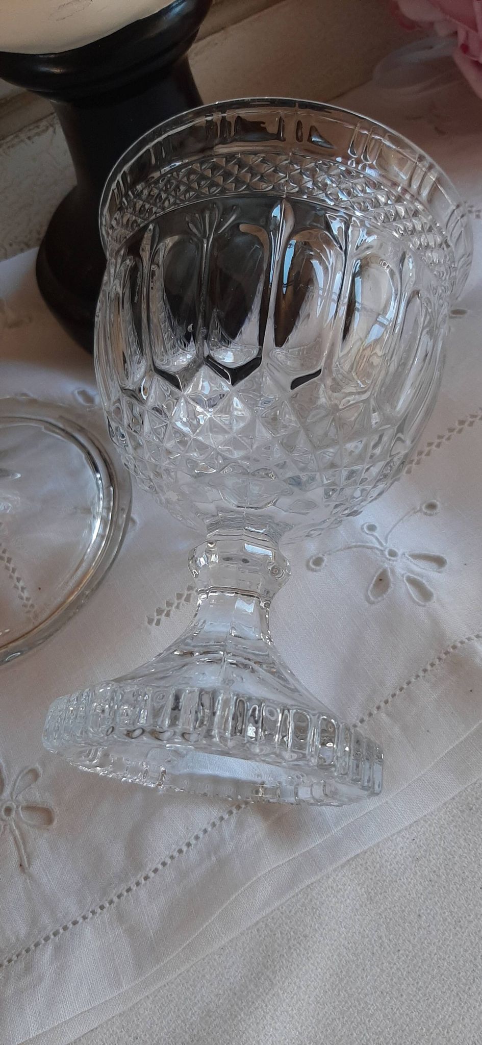 Crystal pot