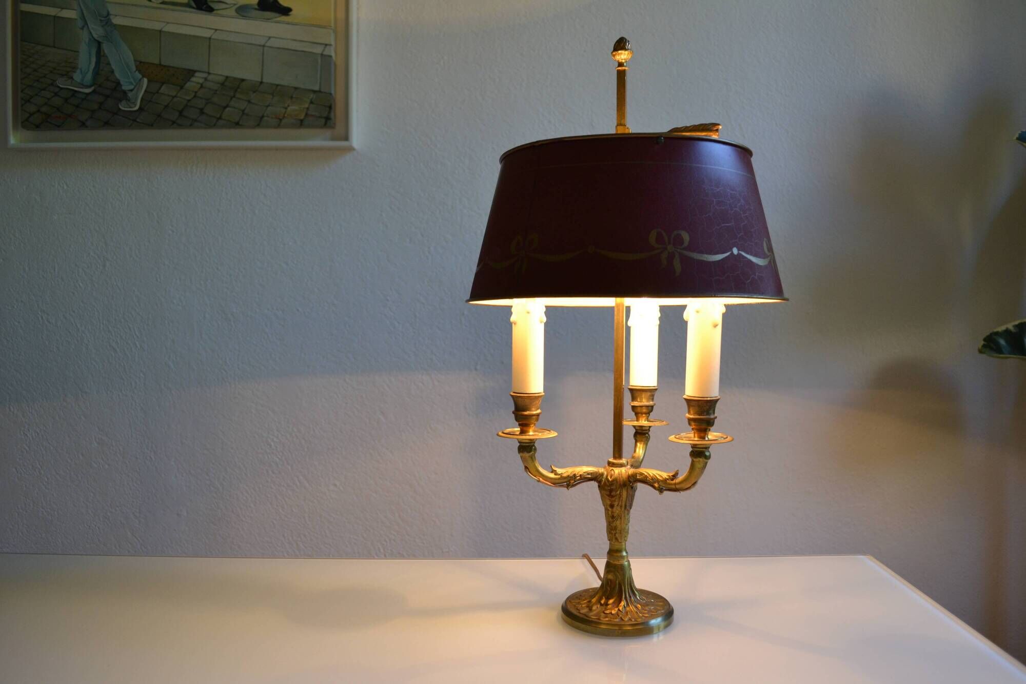 Lampe bouillotte 3 feux bronze et abat jour tôle bordeaux