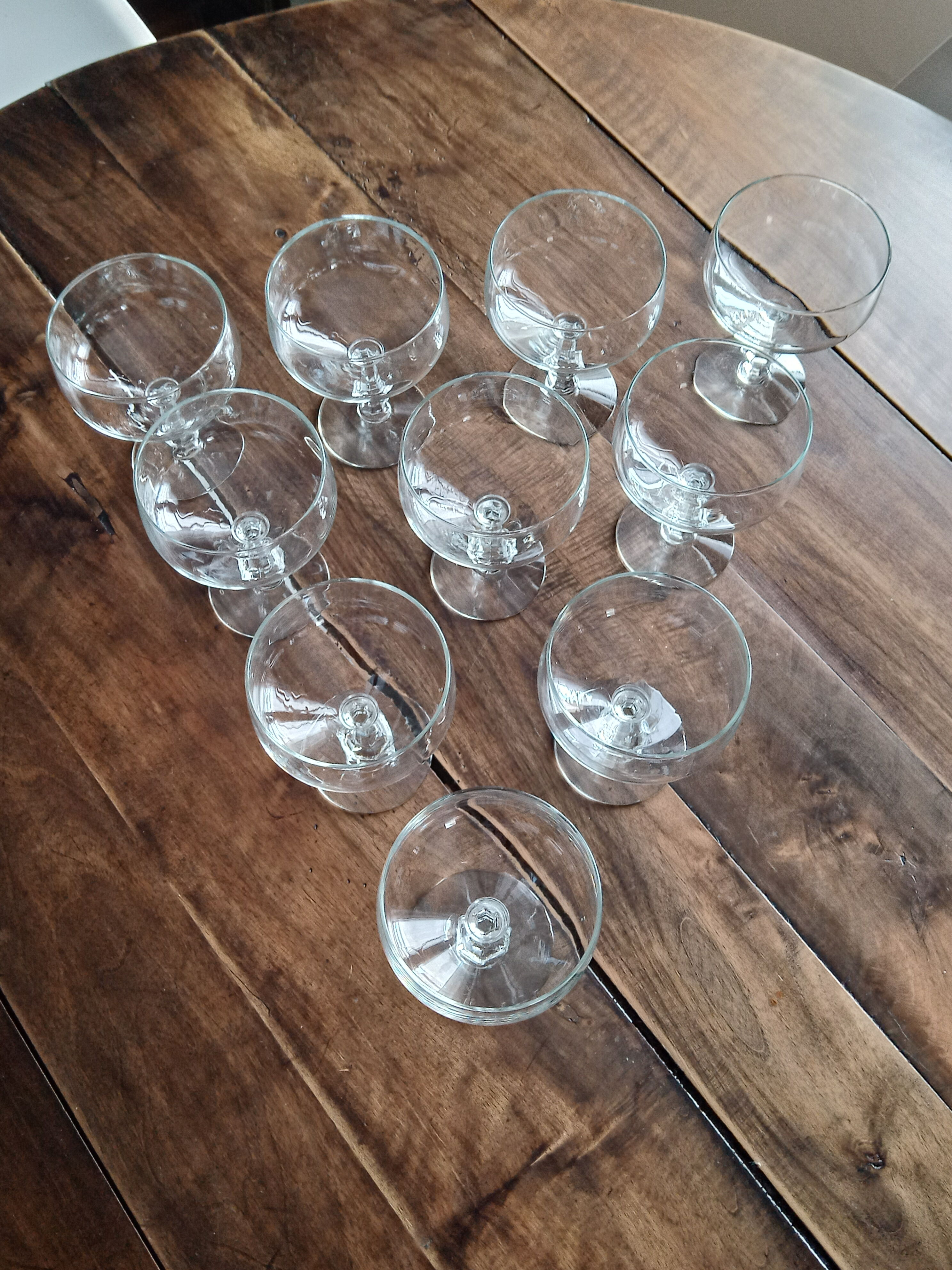 Lot de 10 coupes à champagne vintage en verre pied ciselé