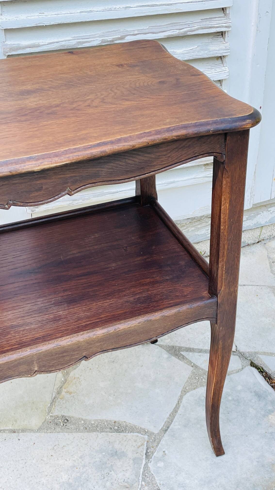 Dessert shelf curved legs vintage