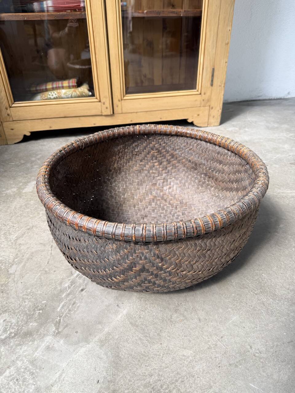 Vietnamese tea basket, mid-20th century