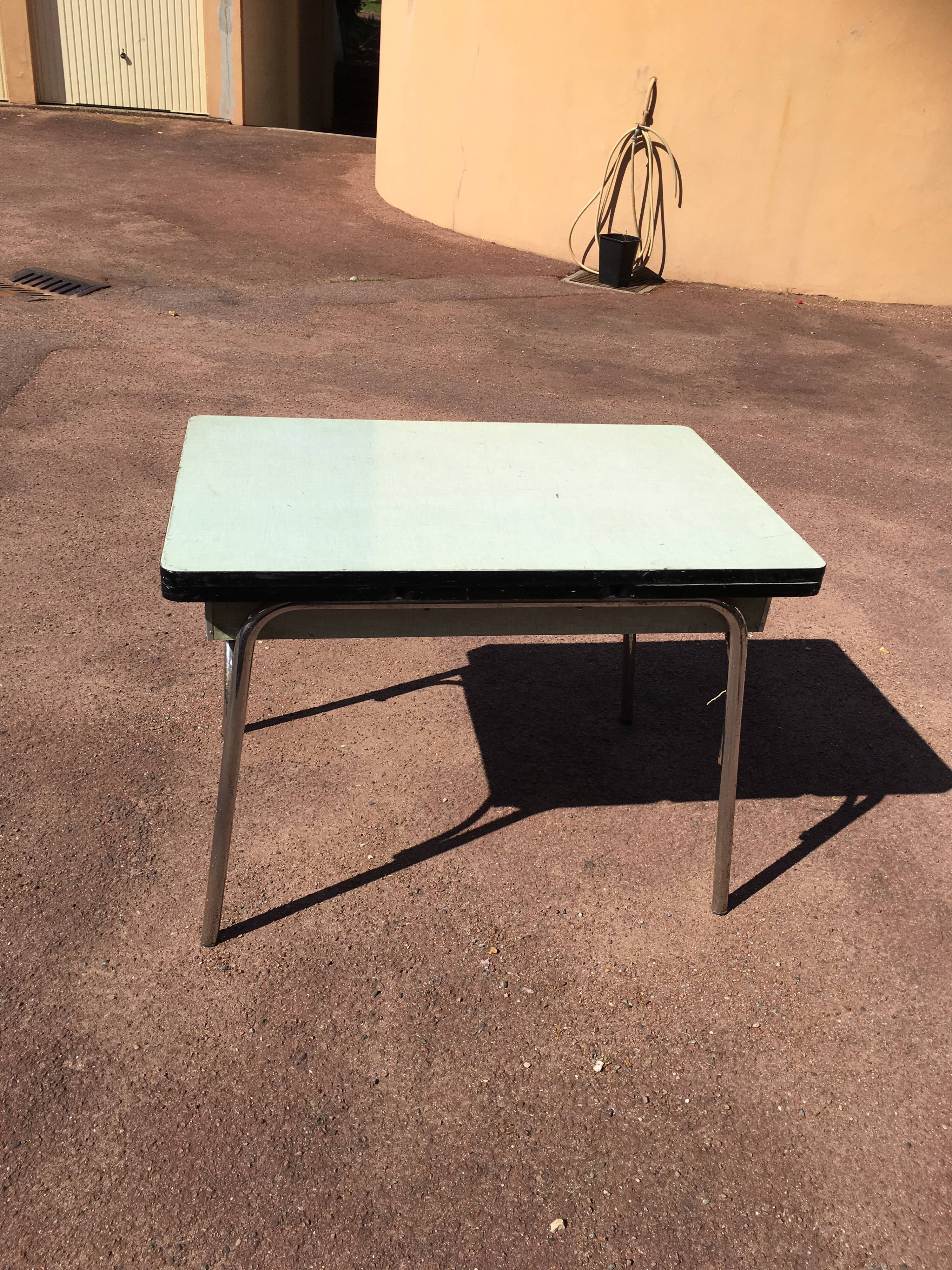 Vintage extendable  formica table