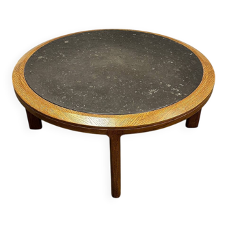 Table basse ronde vintage en ardoise texturée et chêne massif, France, années 1970