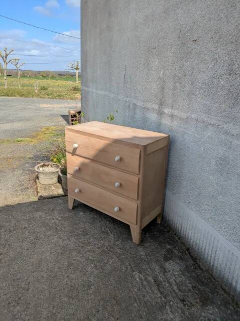 Natural wood chest of drawers
