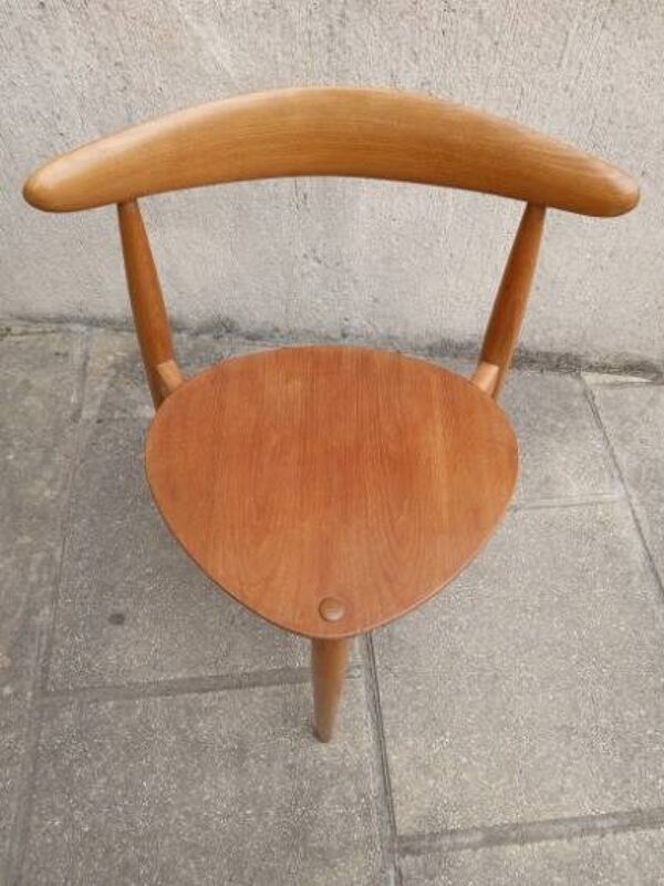 Chaise tripode cœur année 50