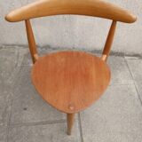 50s heart-shaped tripod chair