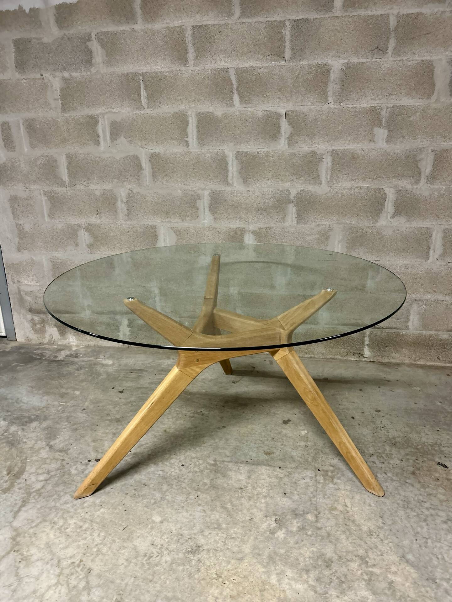 Table en bois et verre AMPM 130 cm